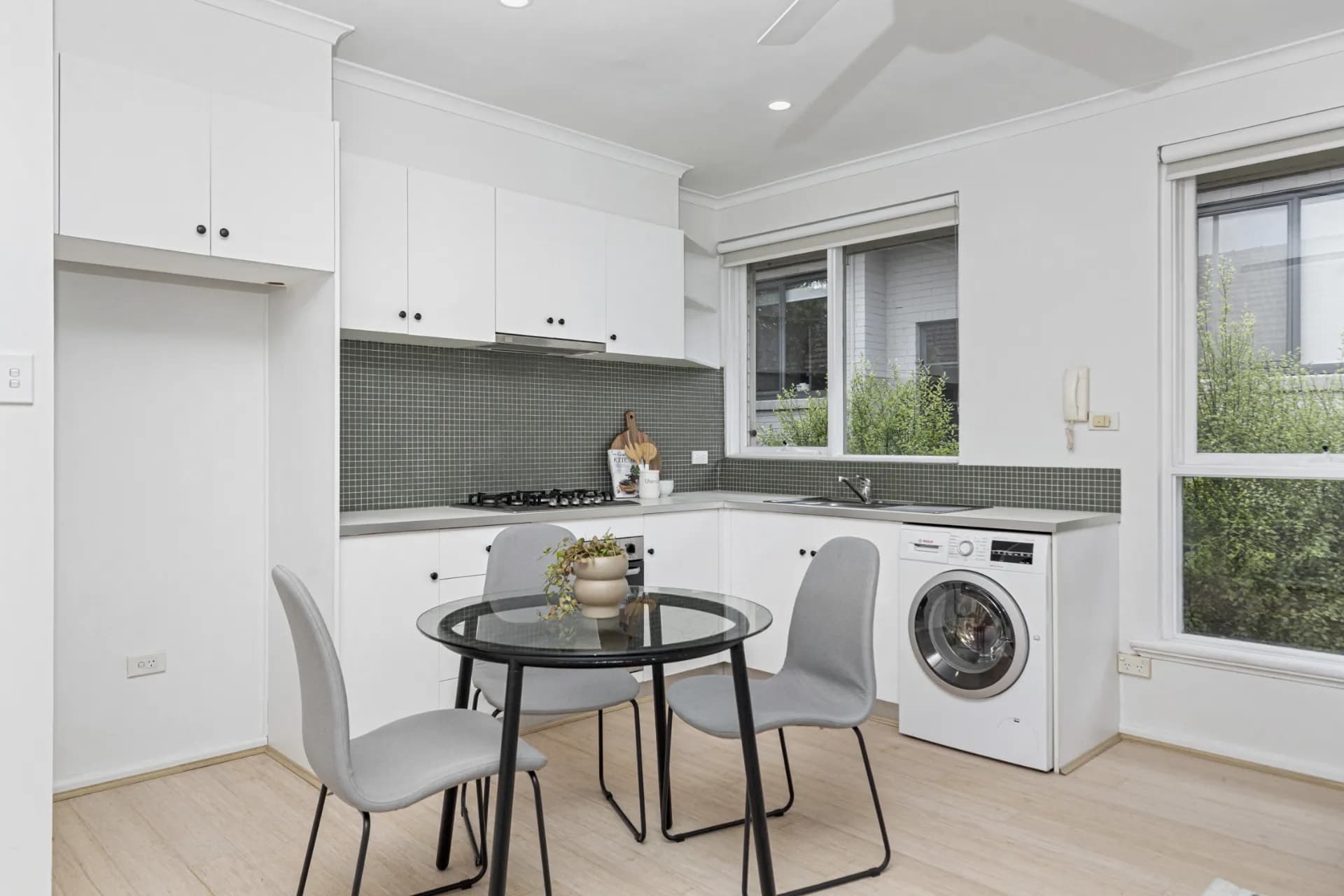 9/58 Byron Street, Elwood - Thumbnail 3