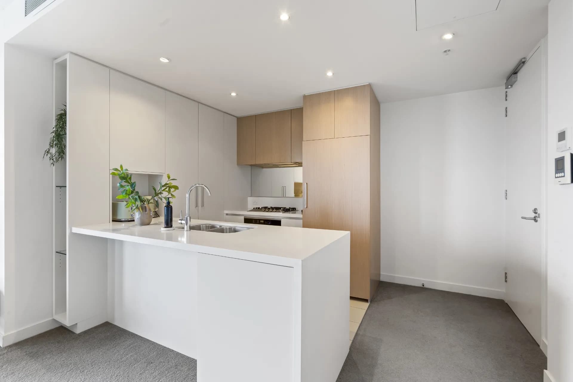 1007/140 Swan Street, Richmond - Thumbnail 3