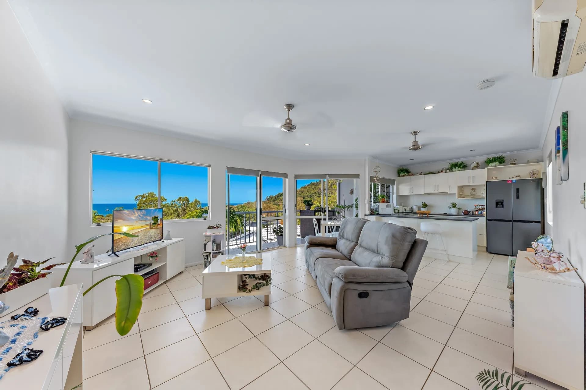 31/8 Eshelby Drive, Cannonvale - Image 1