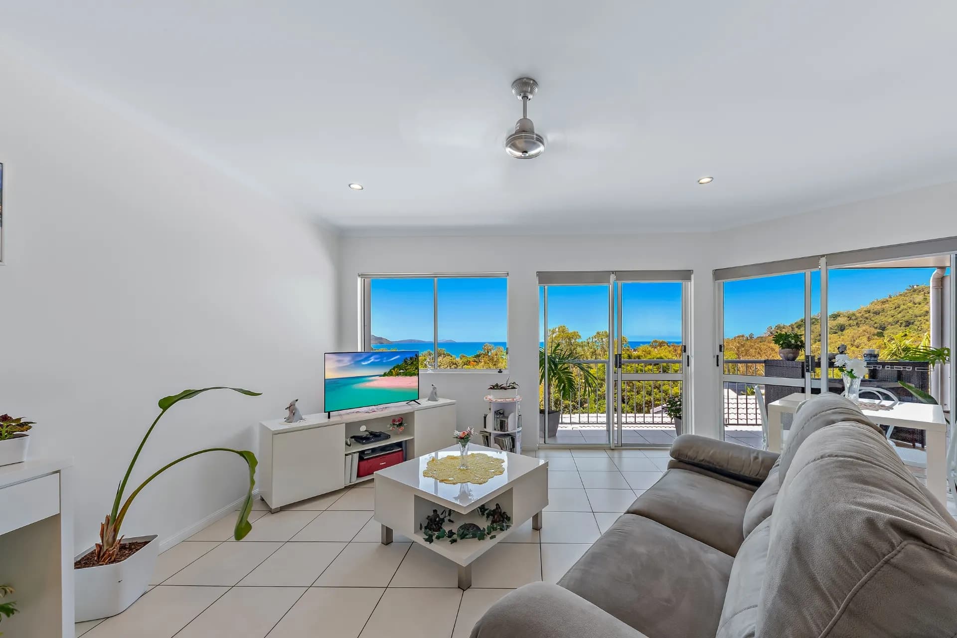 31/8 Eshelby Drive, Cannonvale - Thumbnail 4