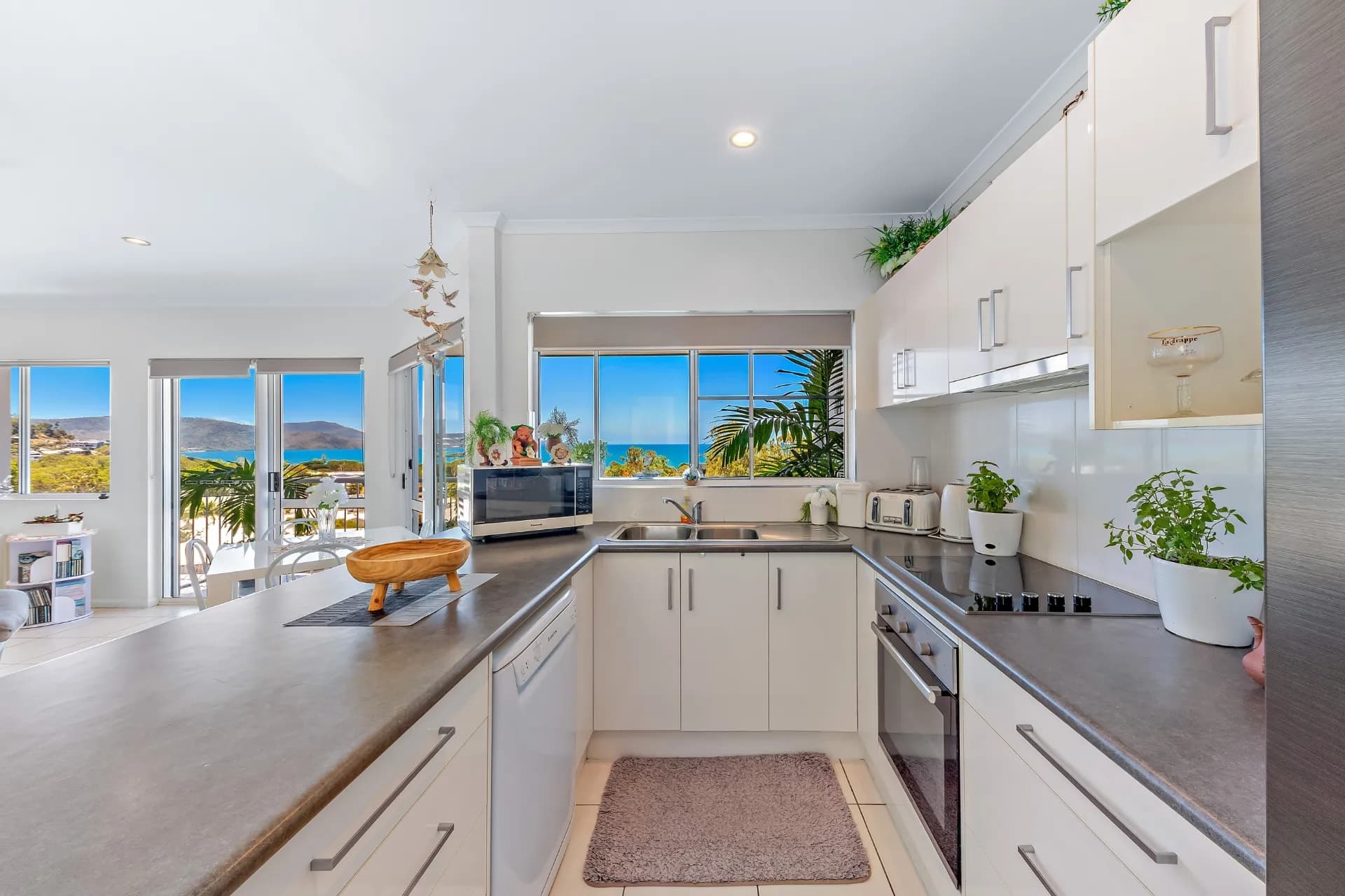 31/8 Eshelby Drive, Cannonvale - Thumbnail 8