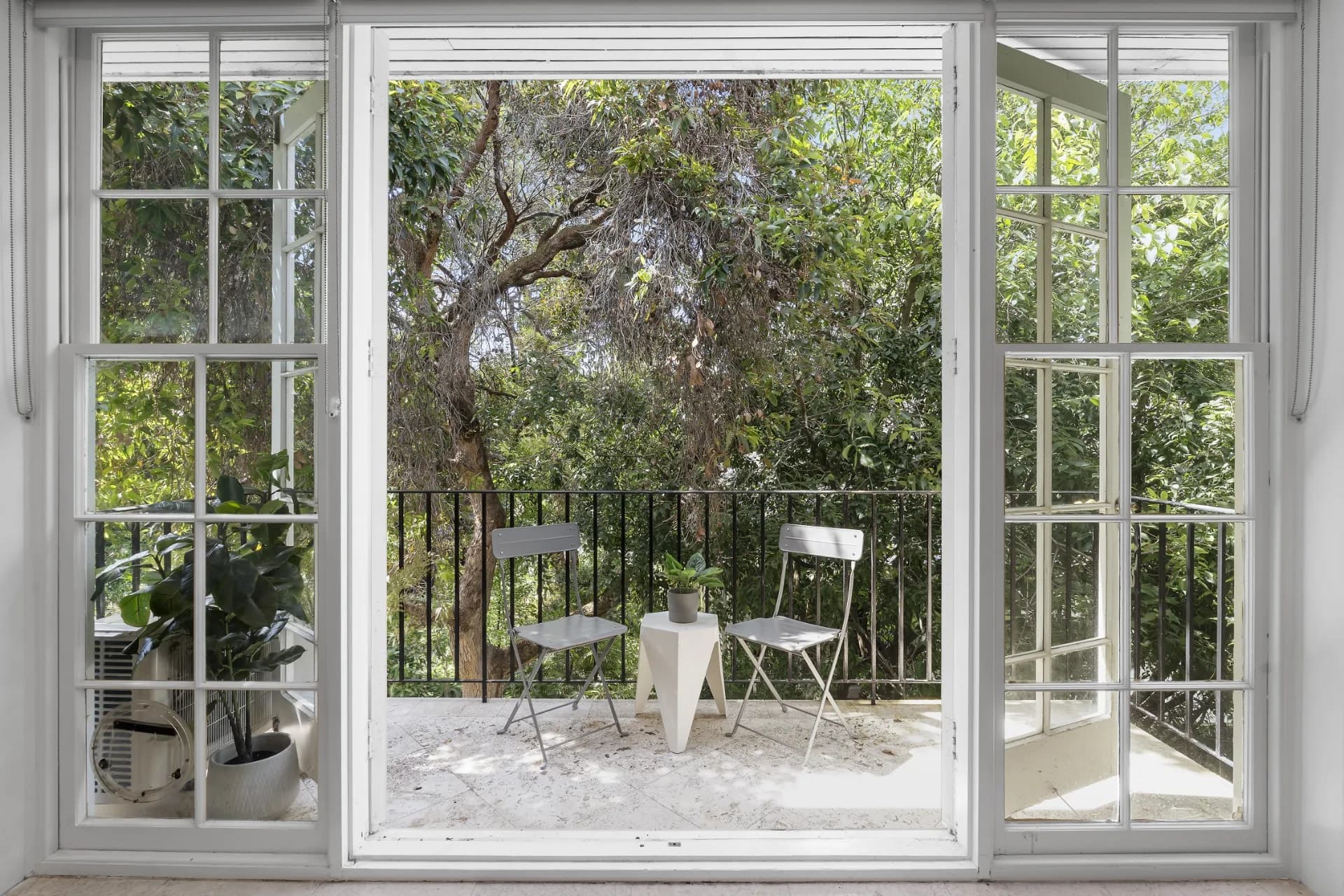11/99 Caroline Street, South Yarra - Thumbnail 3