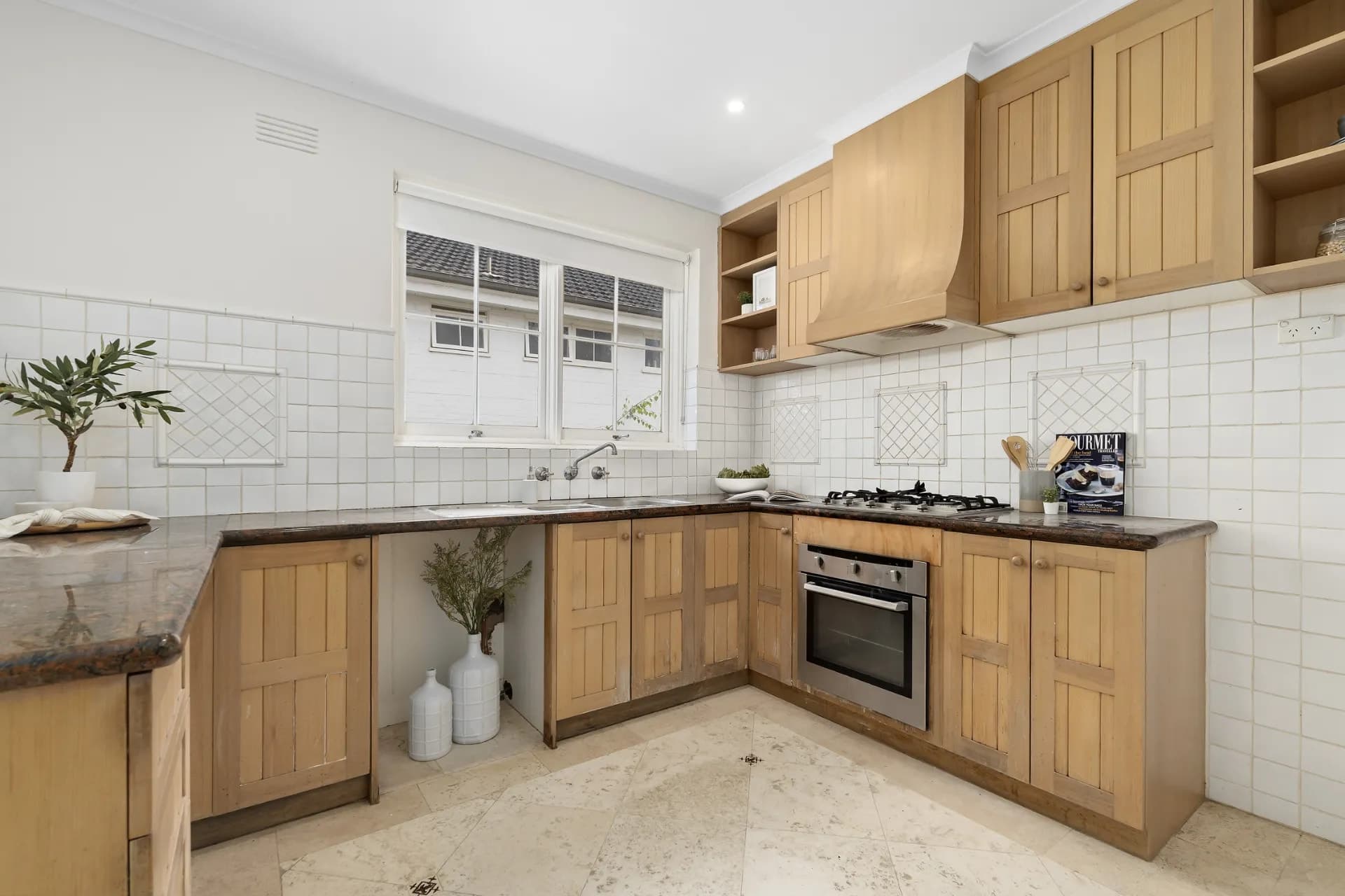 11/99 Caroline Street, South Yarra - Thumbnail 6