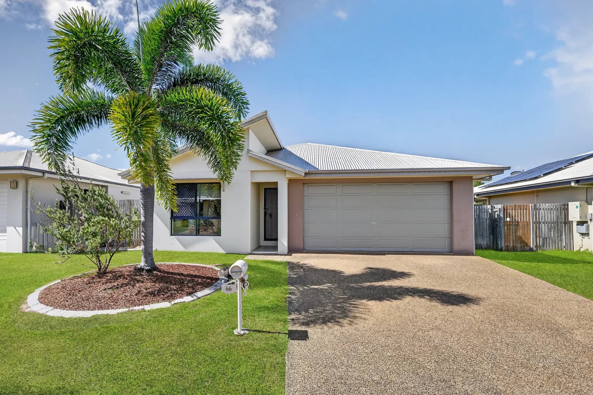 66 Ellsworth Drive, Mount Louisa - Image 1