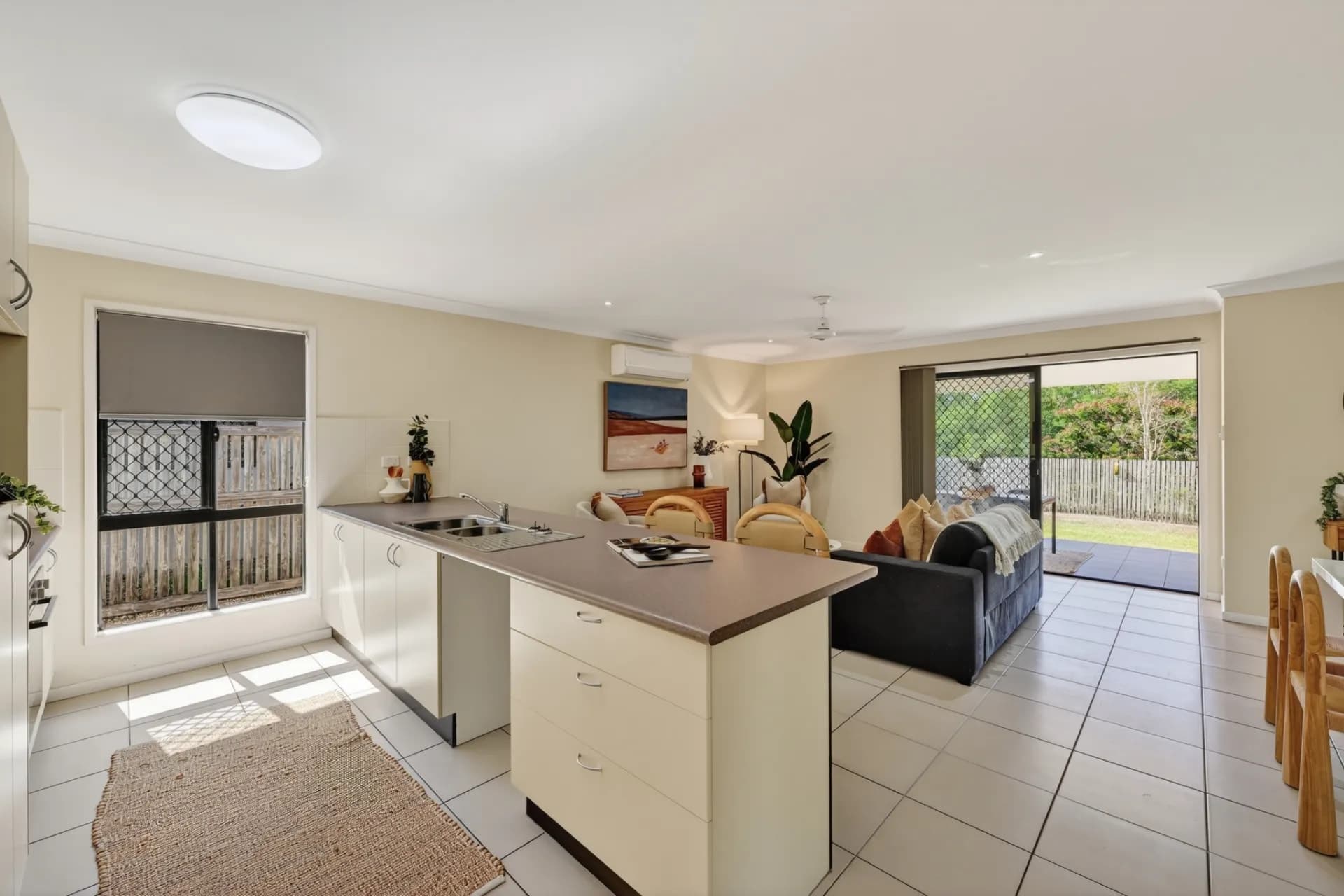 66 Ellsworth Drive, Mount Louisa - Thumbnail 4