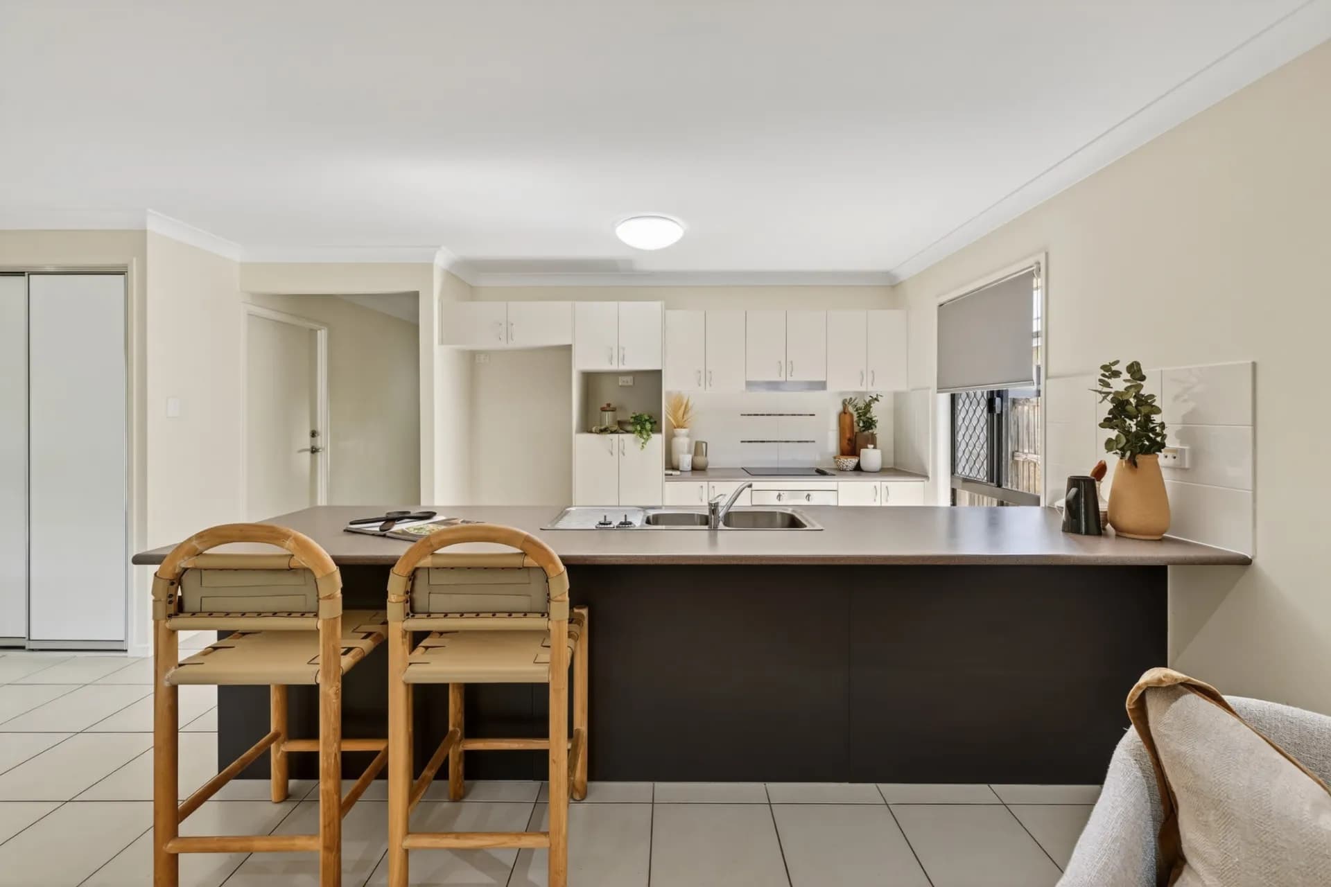 66 Ellsworth Drive, Mount Louisa - Thumbnail 5
