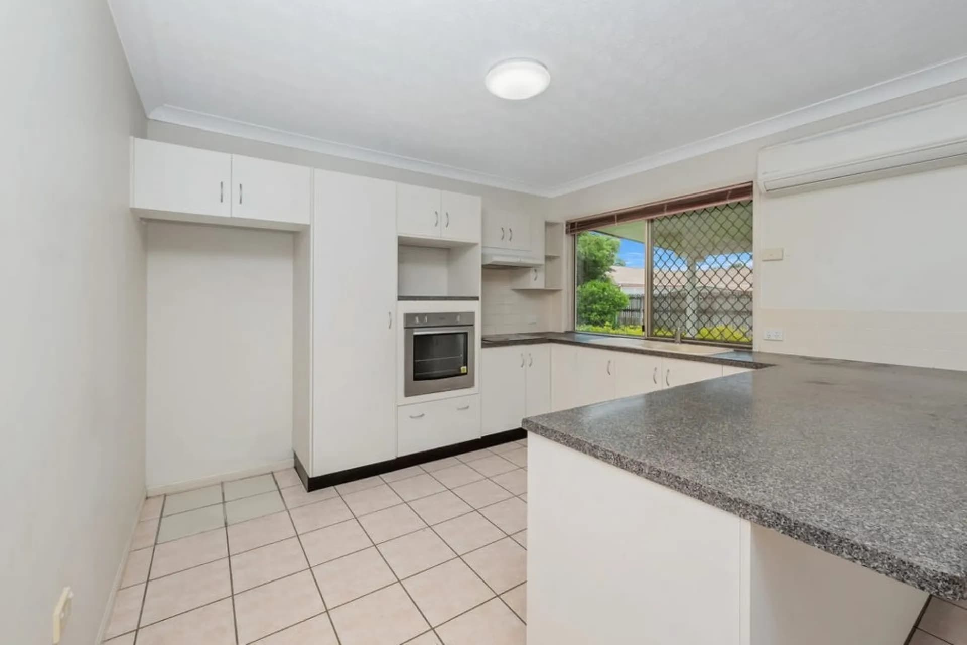 9 Lomond  Street, Kirwan - Thumbnail 3