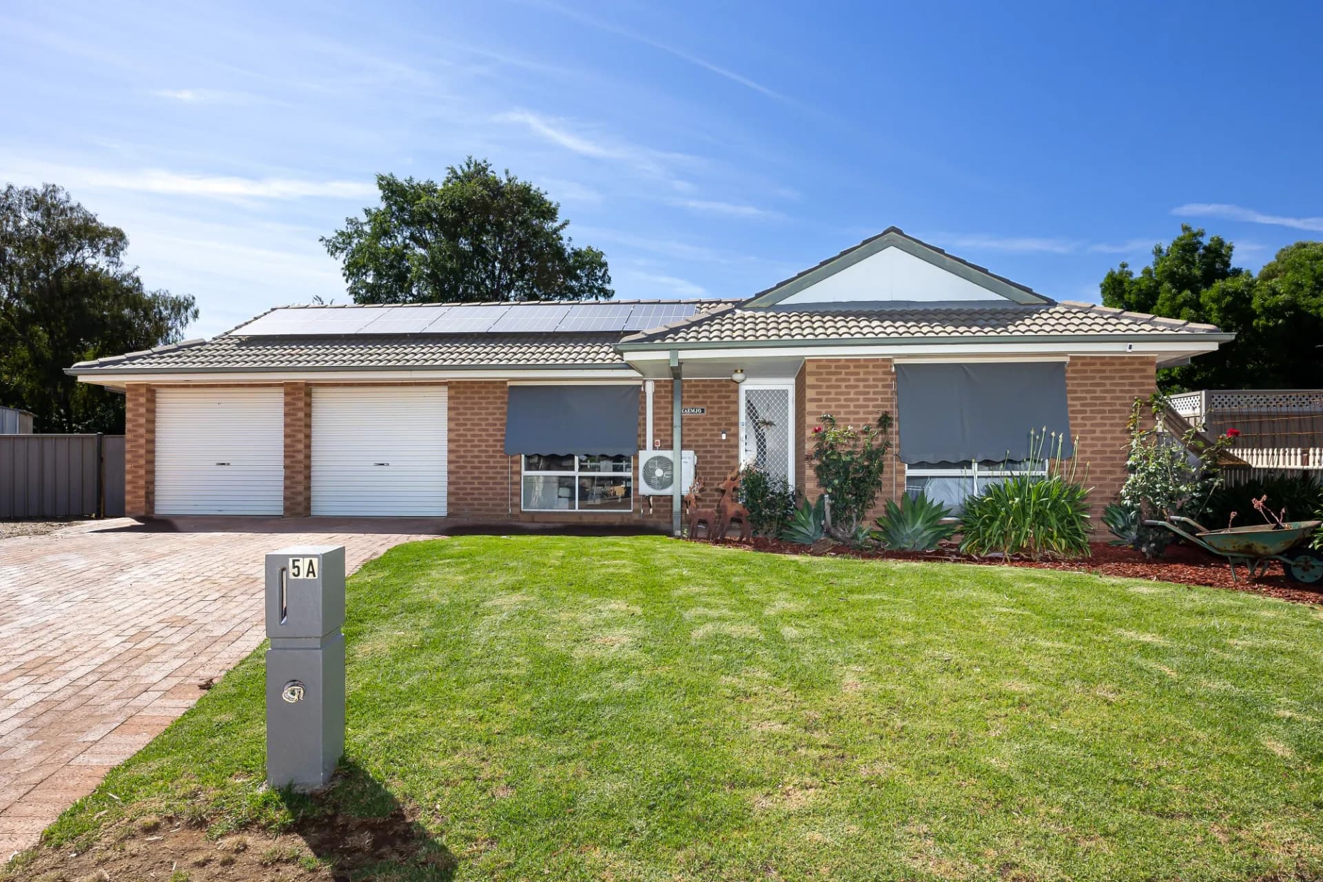 5A Crisp  Drive, Ashmont - Image 1