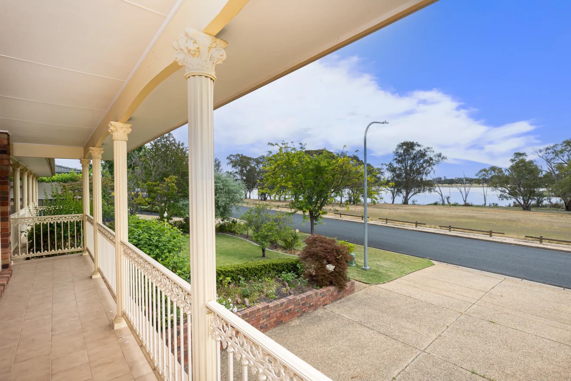 74 Lakehaven  Drive, Lake Albert - Thumbnail 2