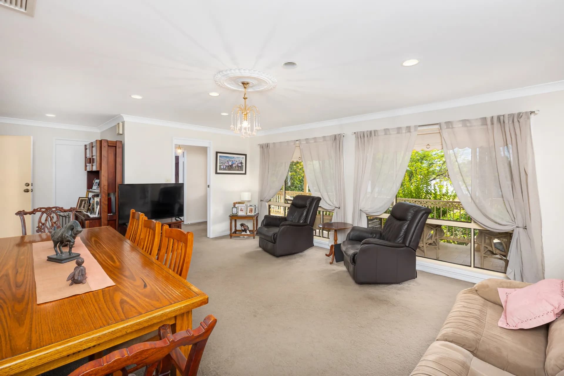 74 Lakehaven  Drive, Lake Albert - Thumbnail 4