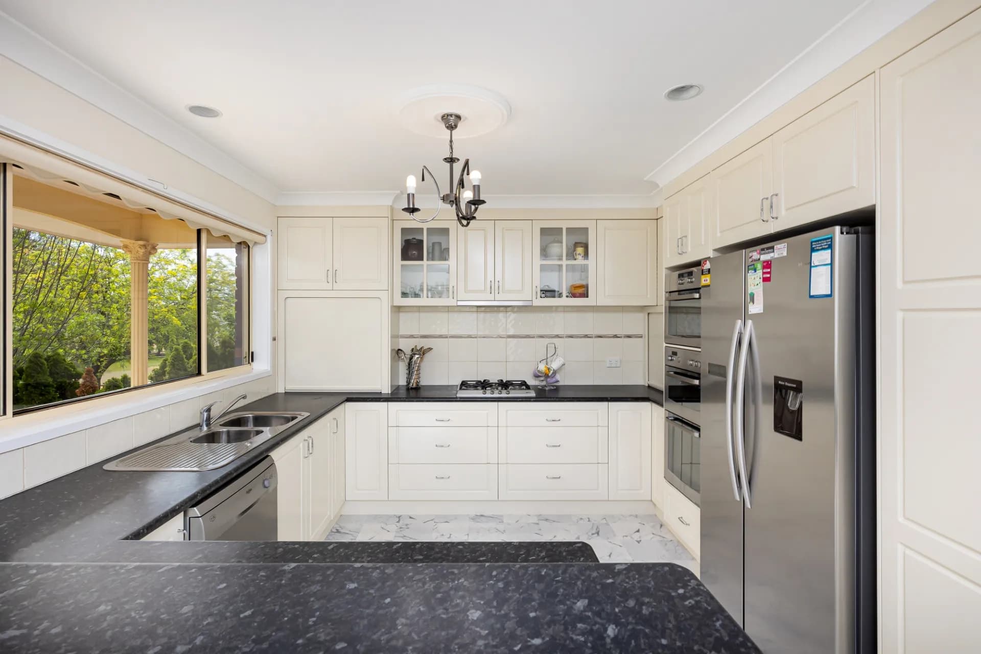 74 Lakehaven  Drive, Lake Albert - Thumbnail 5