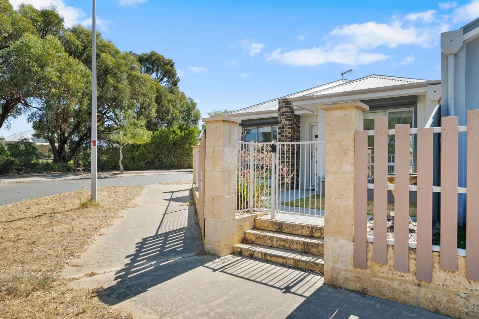 27 Cascade Road, Lakelands, WA, Lakelands - Thumbnail 2