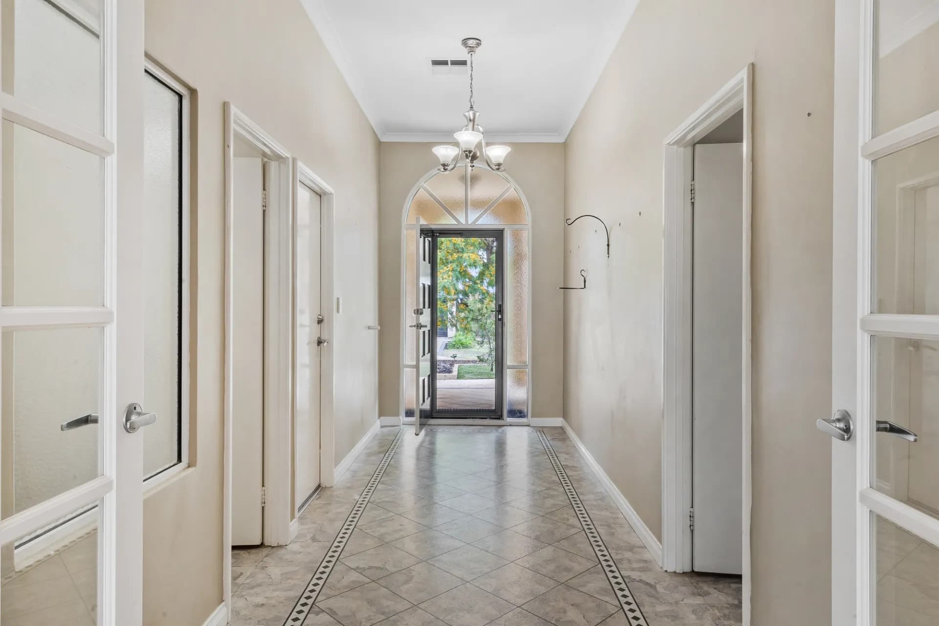 39 Waratah Circle, Halls Head - Thumbnail 4