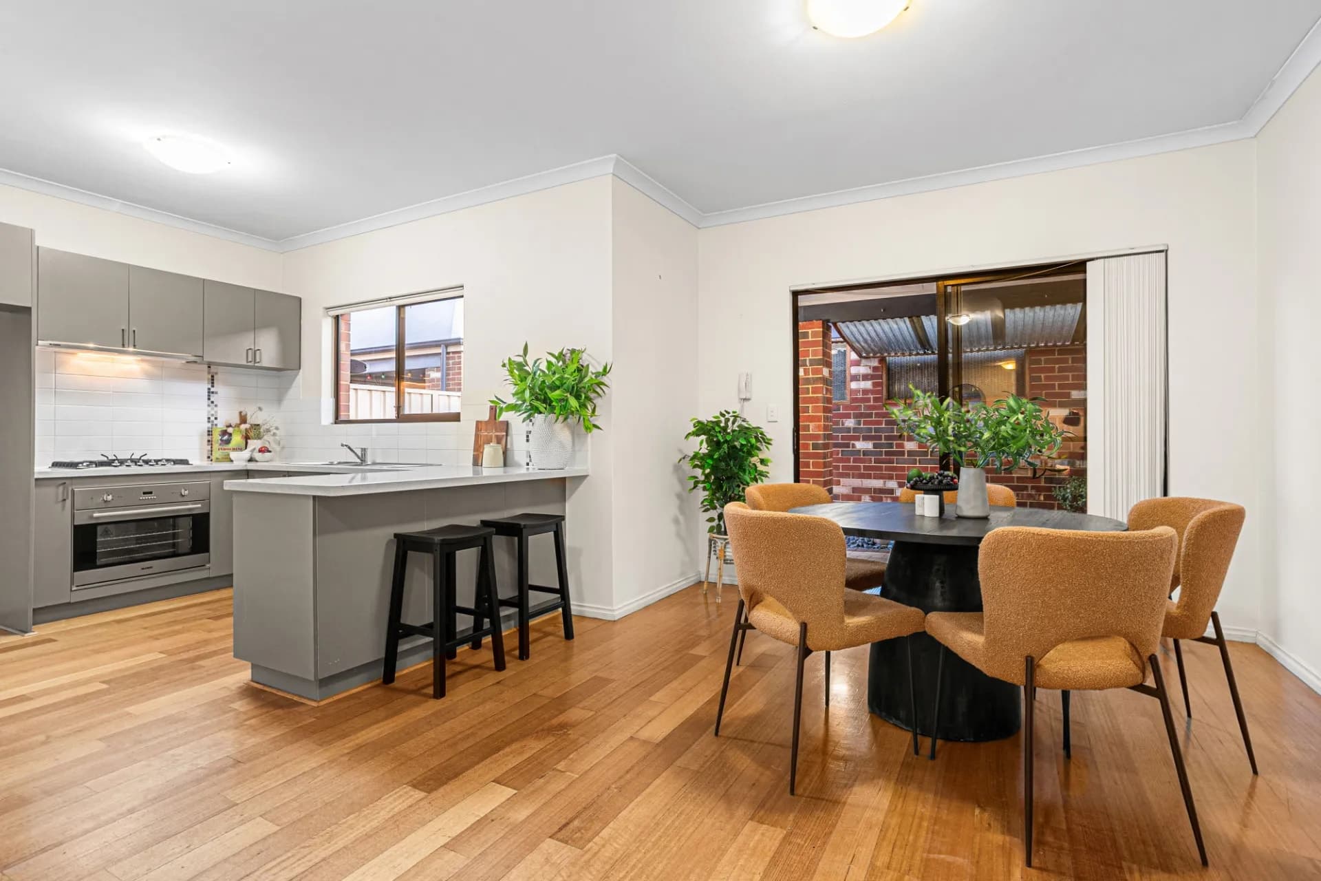 4/9 Healy Road, Hamilton Hill, WA, Hamilton Hill - Thumbnail 2