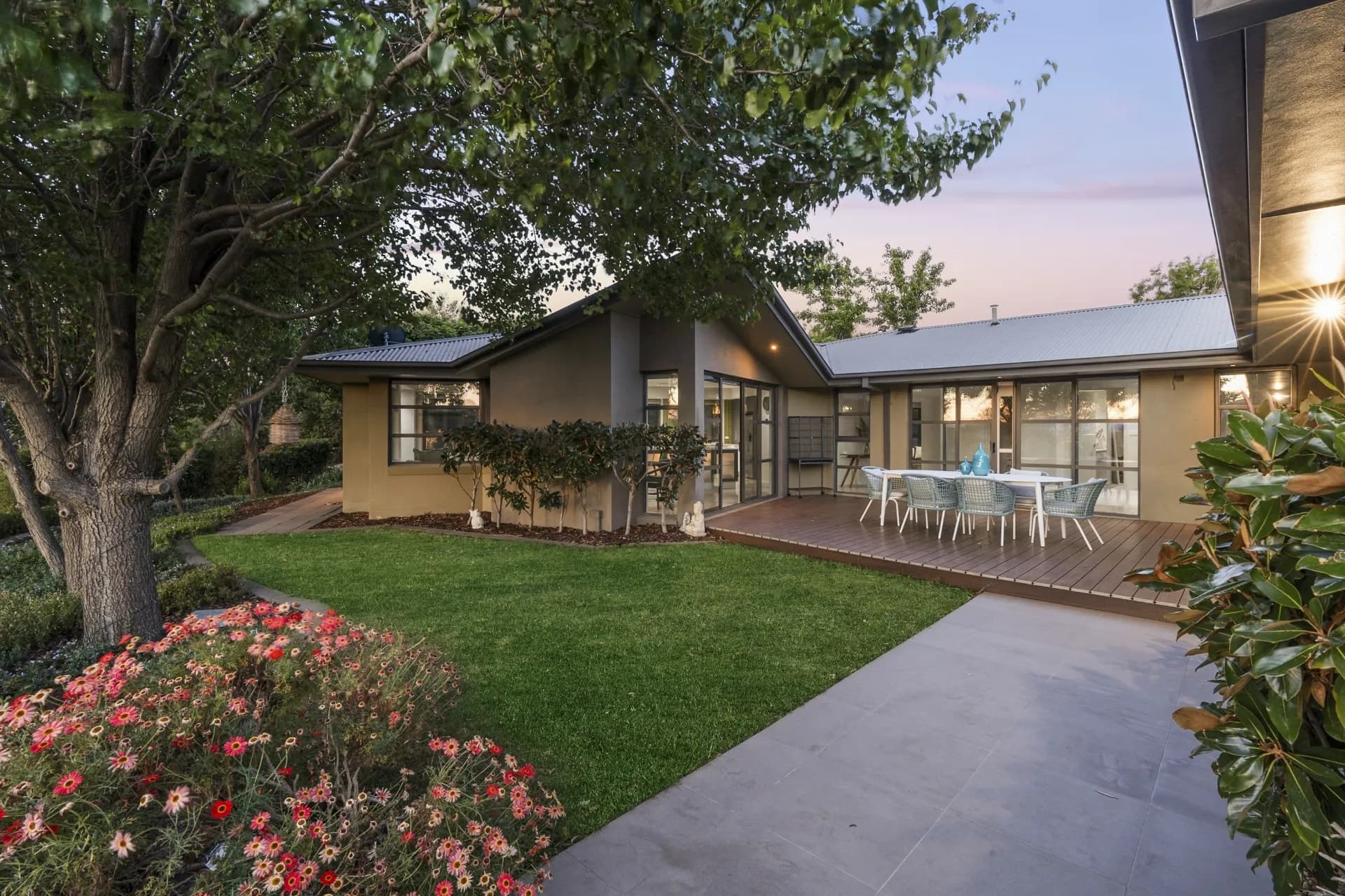 8 Laurence Close, Jerrabomberra, NSW, Jerrabomberra - Thumbnail 2