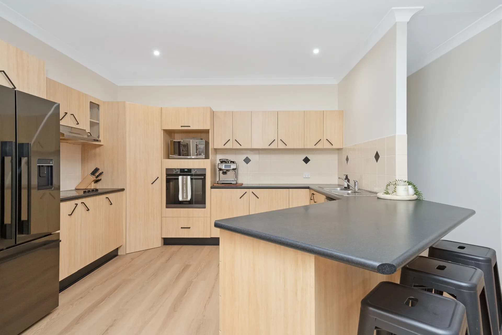 17 Lakeview Court, Kirwan - Thumbnail 7
