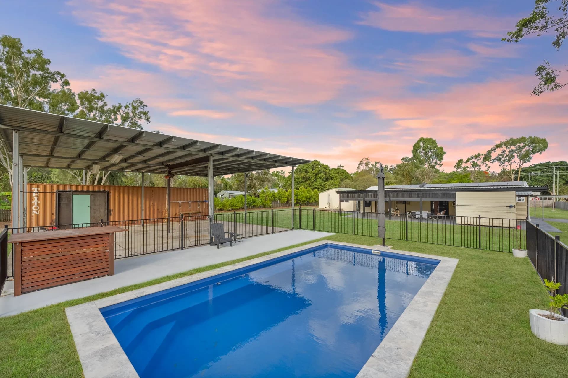 188 Mount Low Parkway, Mount Low - Image 1