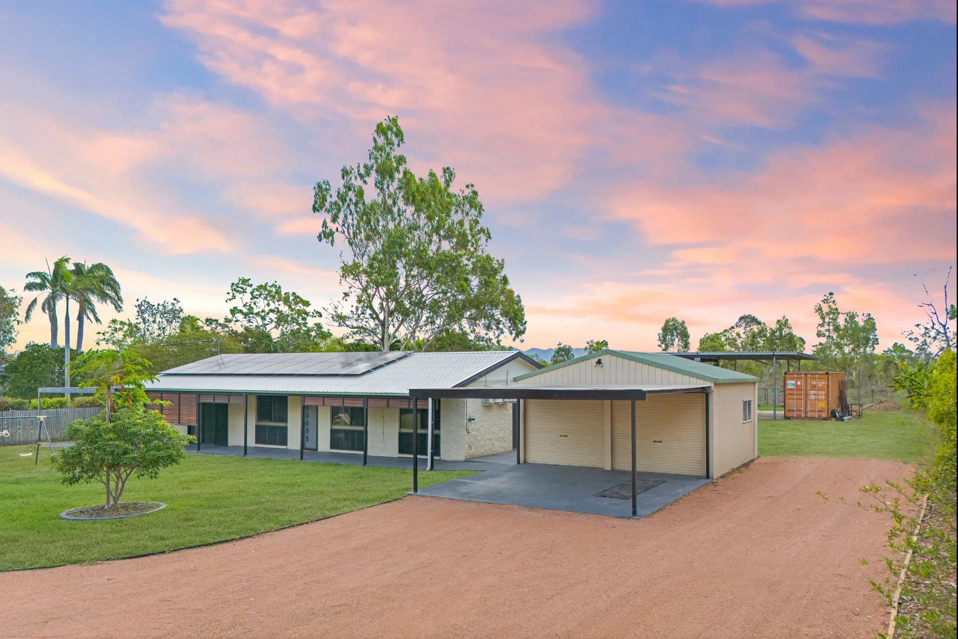 188 Mount Low Parkway, Mount Low - Thumbnail 2