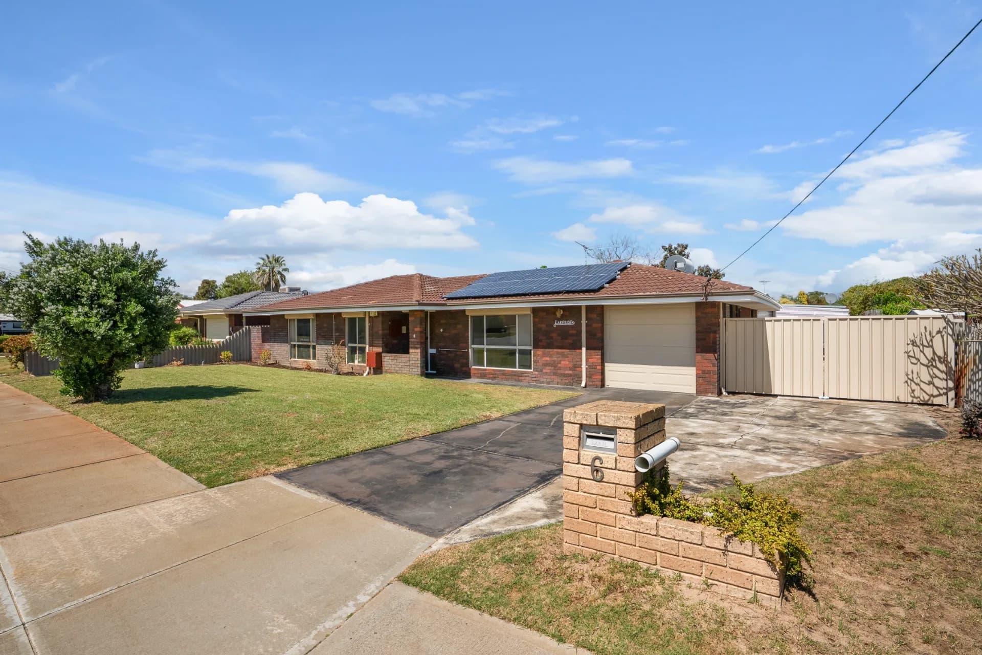 6 Seabrooke Avenue, Rockingham - Image 1