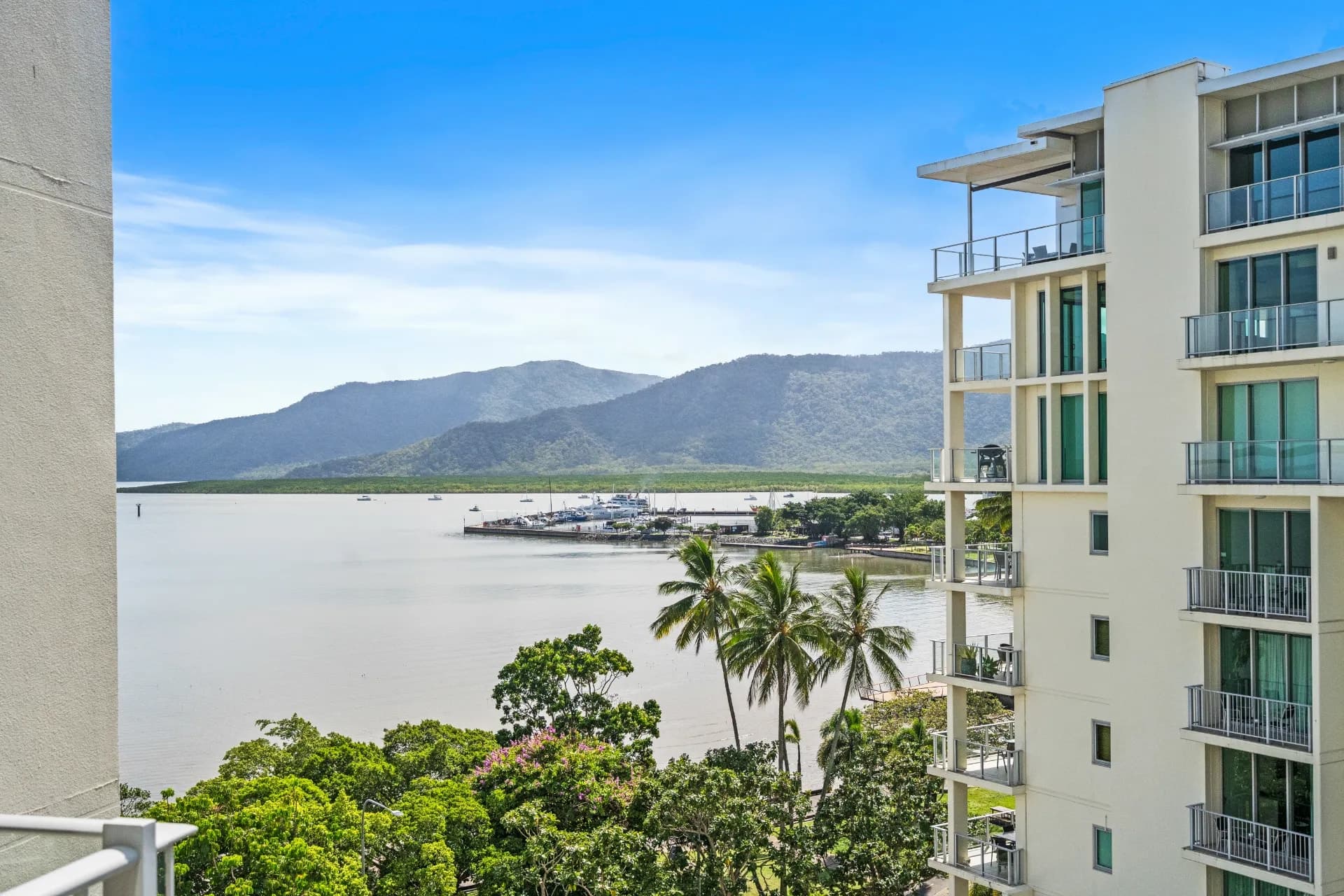 906/99 Esplanade, Cairns City - Image 1
