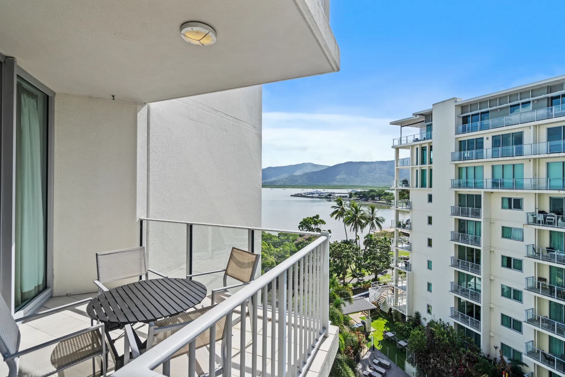 906/99 Esplanade, Cairns City - Thumbnail 2