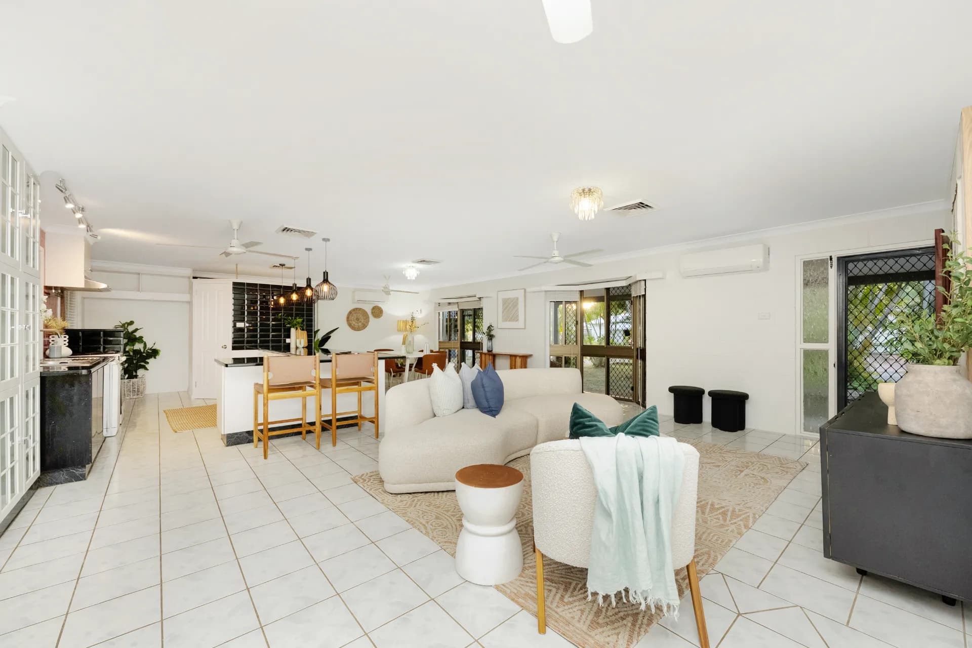 3 Ebony Court, Bushland Beach - Thumbnail 4