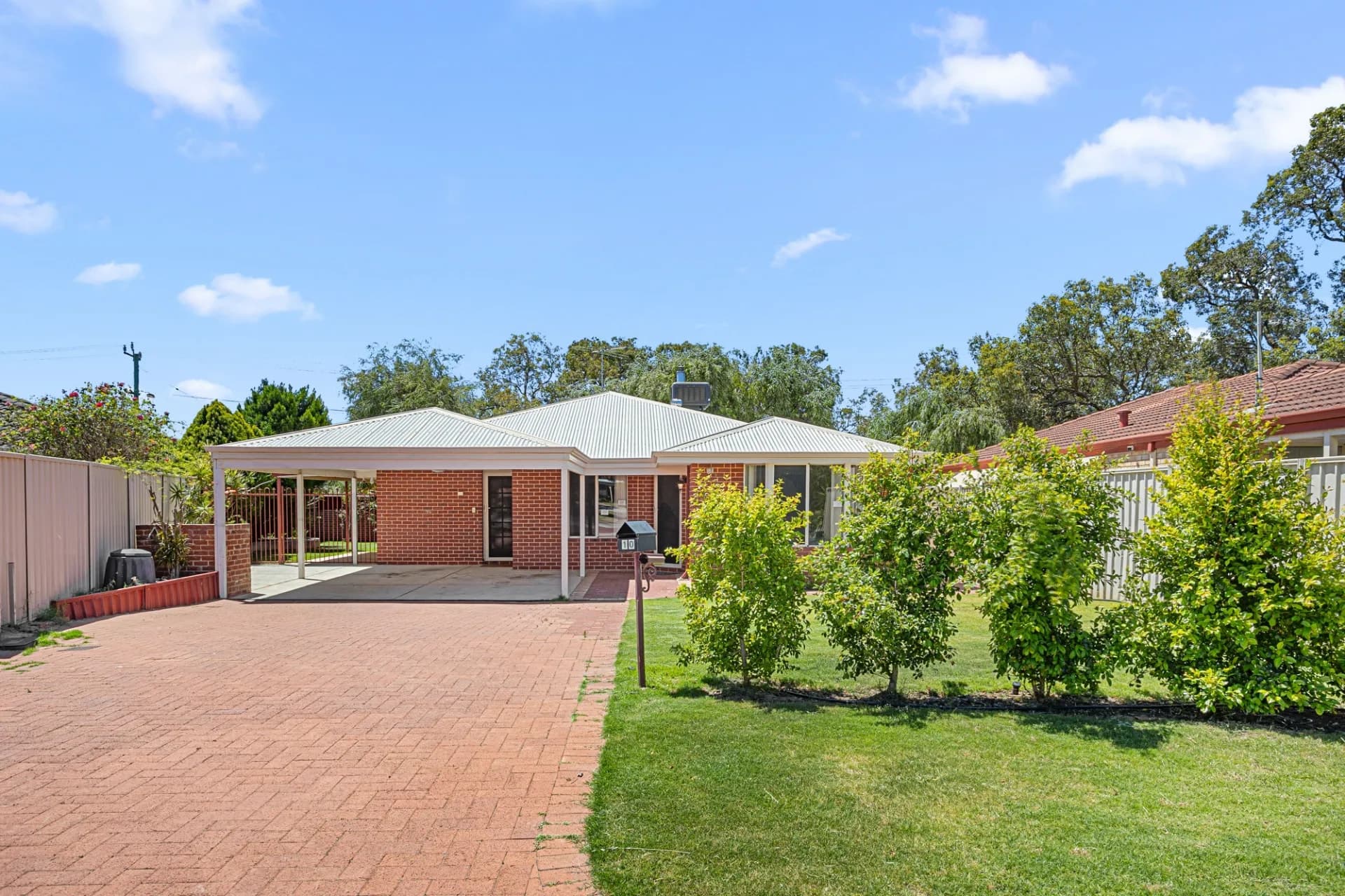 10 Shadwell Court, Caversham - Thumbnail 2