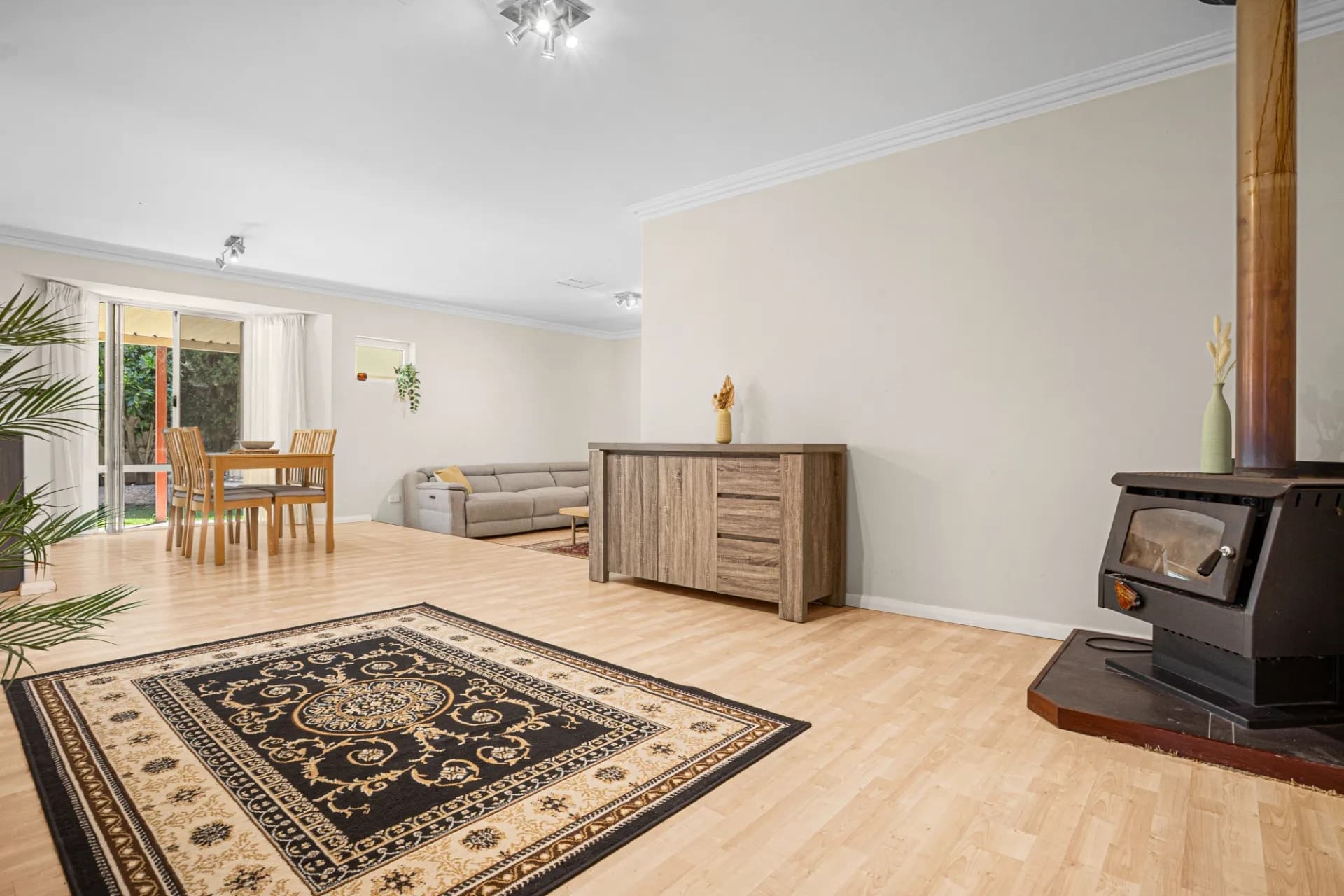 10 Shadwell Court, Caversham - Thumbnail 5