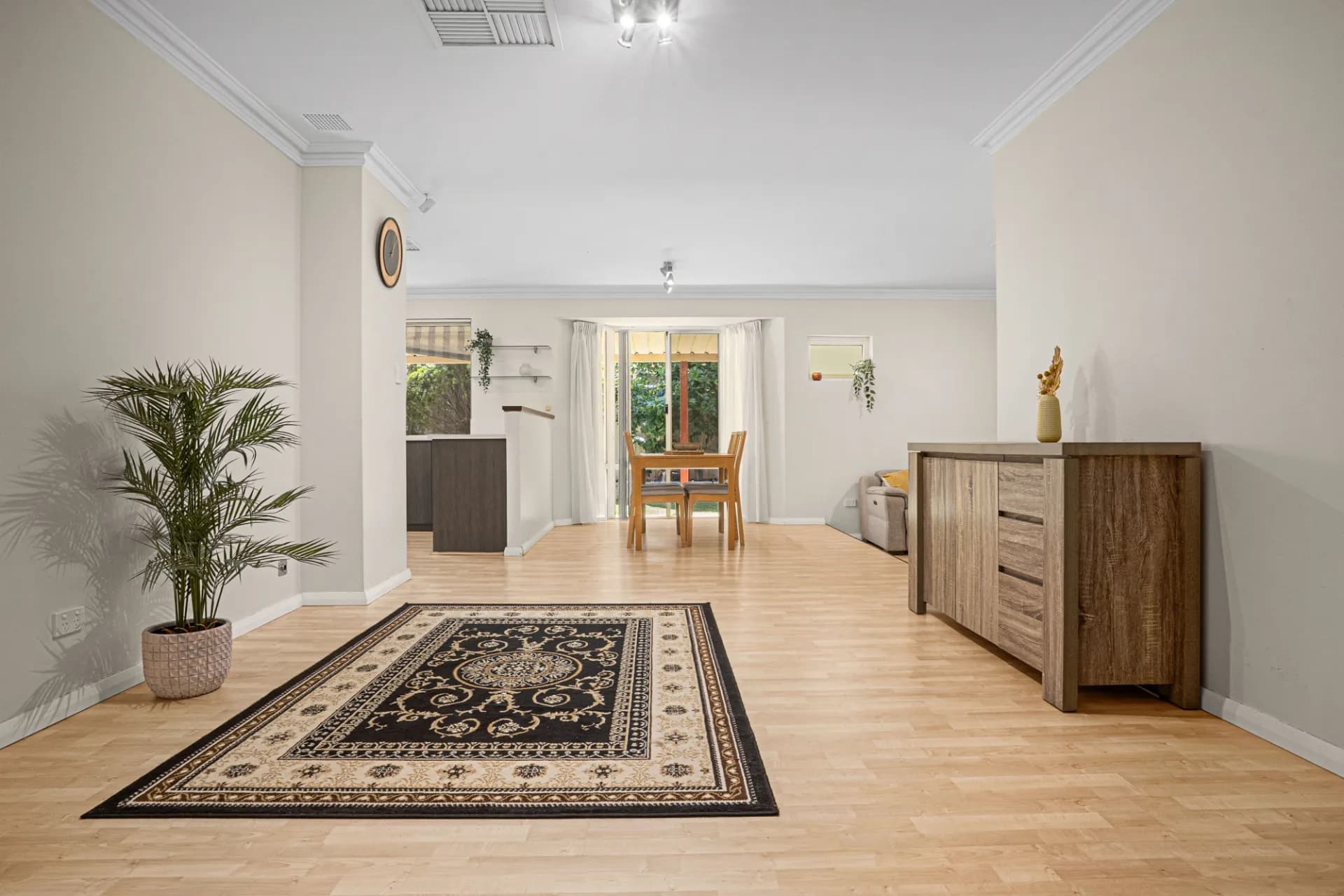 10 Shadwell Court, Caversham - Thumbnail 7