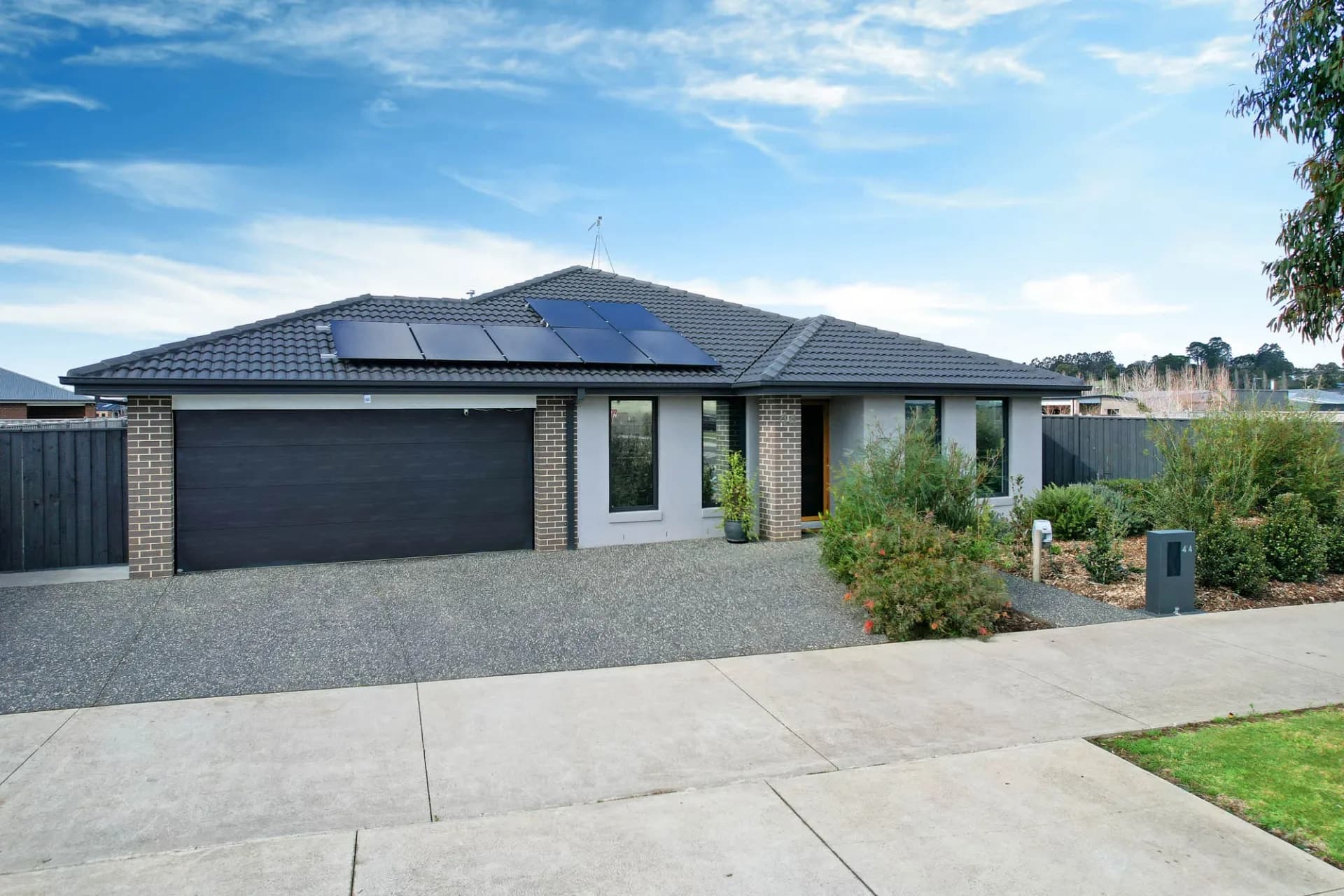 44 Paramount  Drive, Warragul - Thumbnail 2