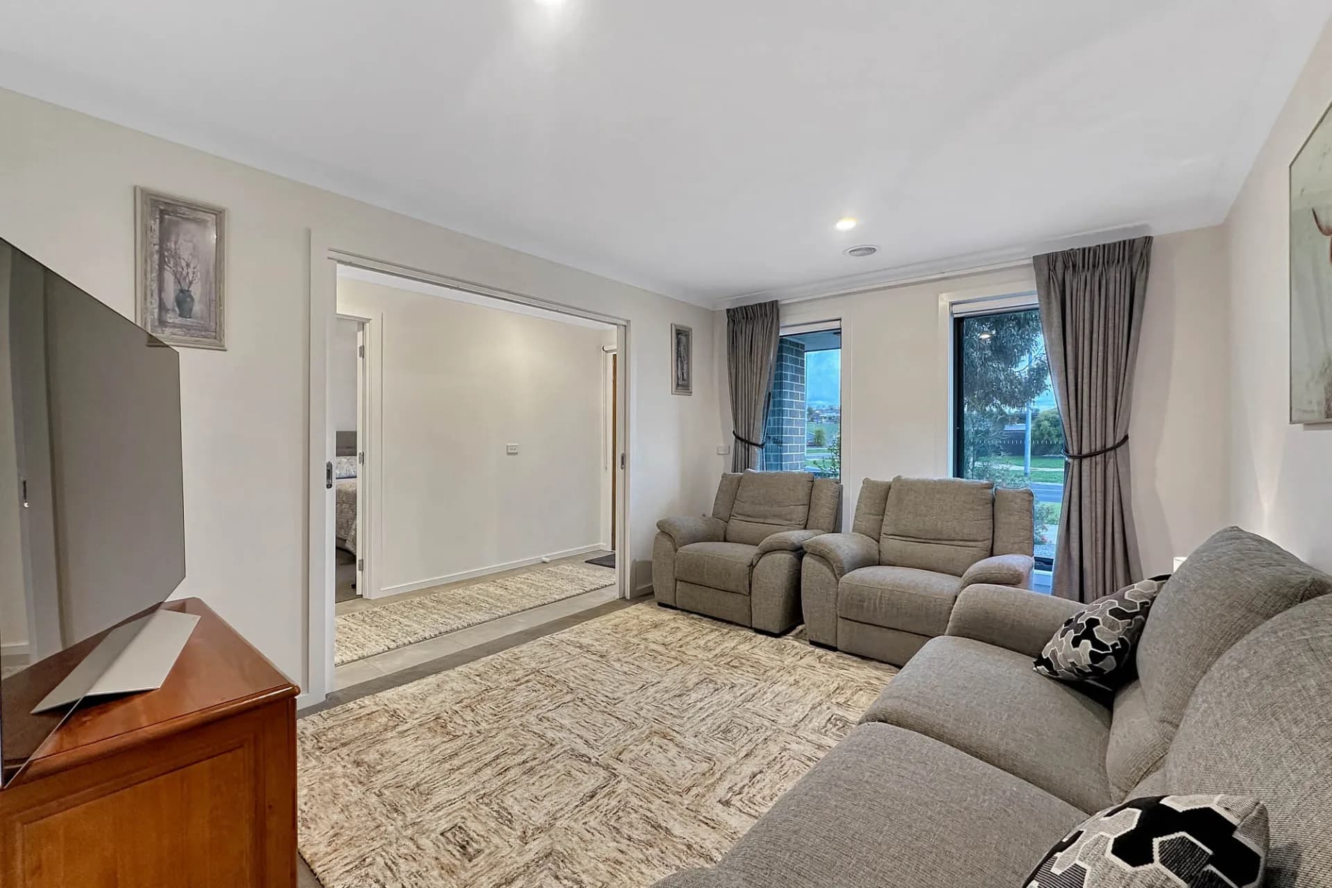 44 Paramount  Drive, Warragul - Thumbnail 3