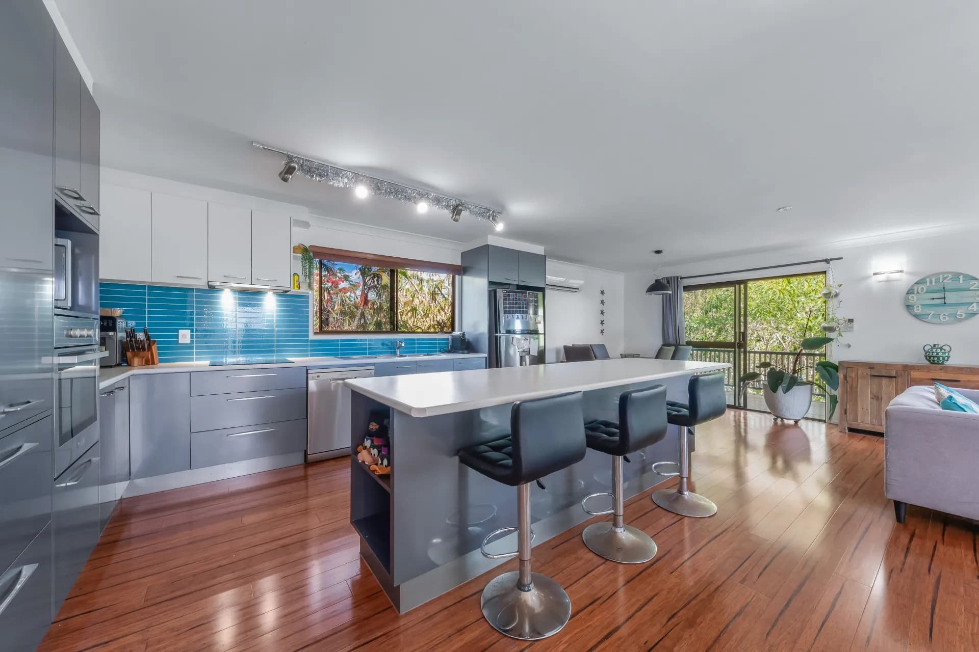 2 Wambiri Street, Cannonvale - Thumbnail 3