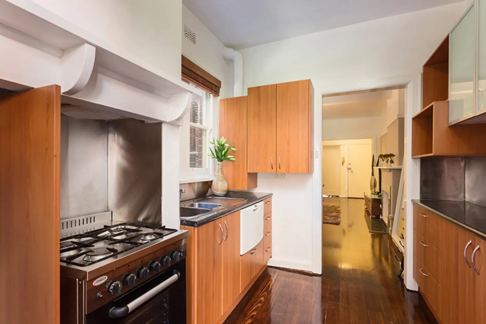 2/18 Arnold Street, South Yarra, VIC, South Yarra - Thumbnail 2