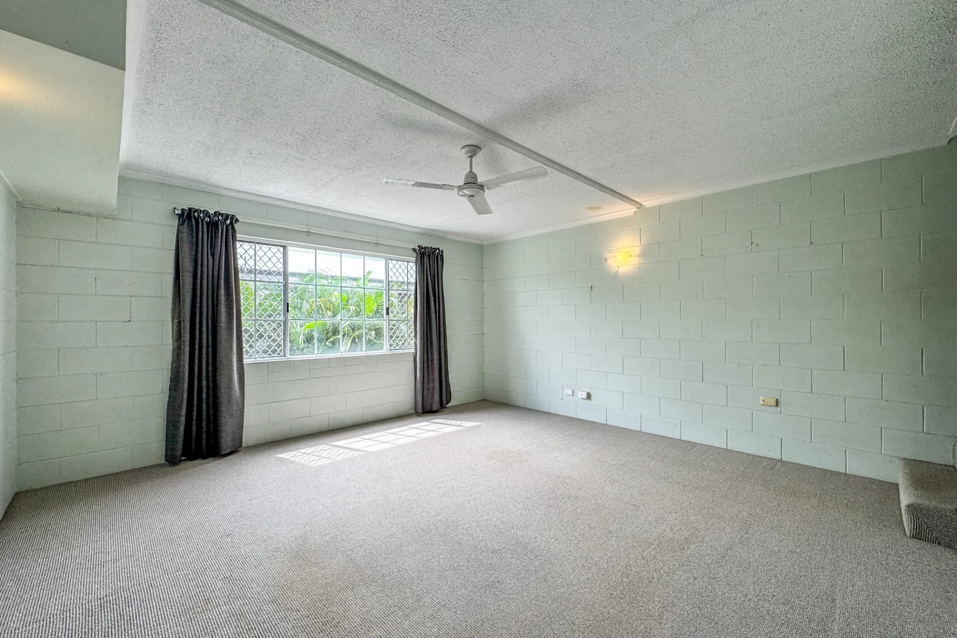 32/3 Eshelby Drive, Cannonvale - Thumbnail 2