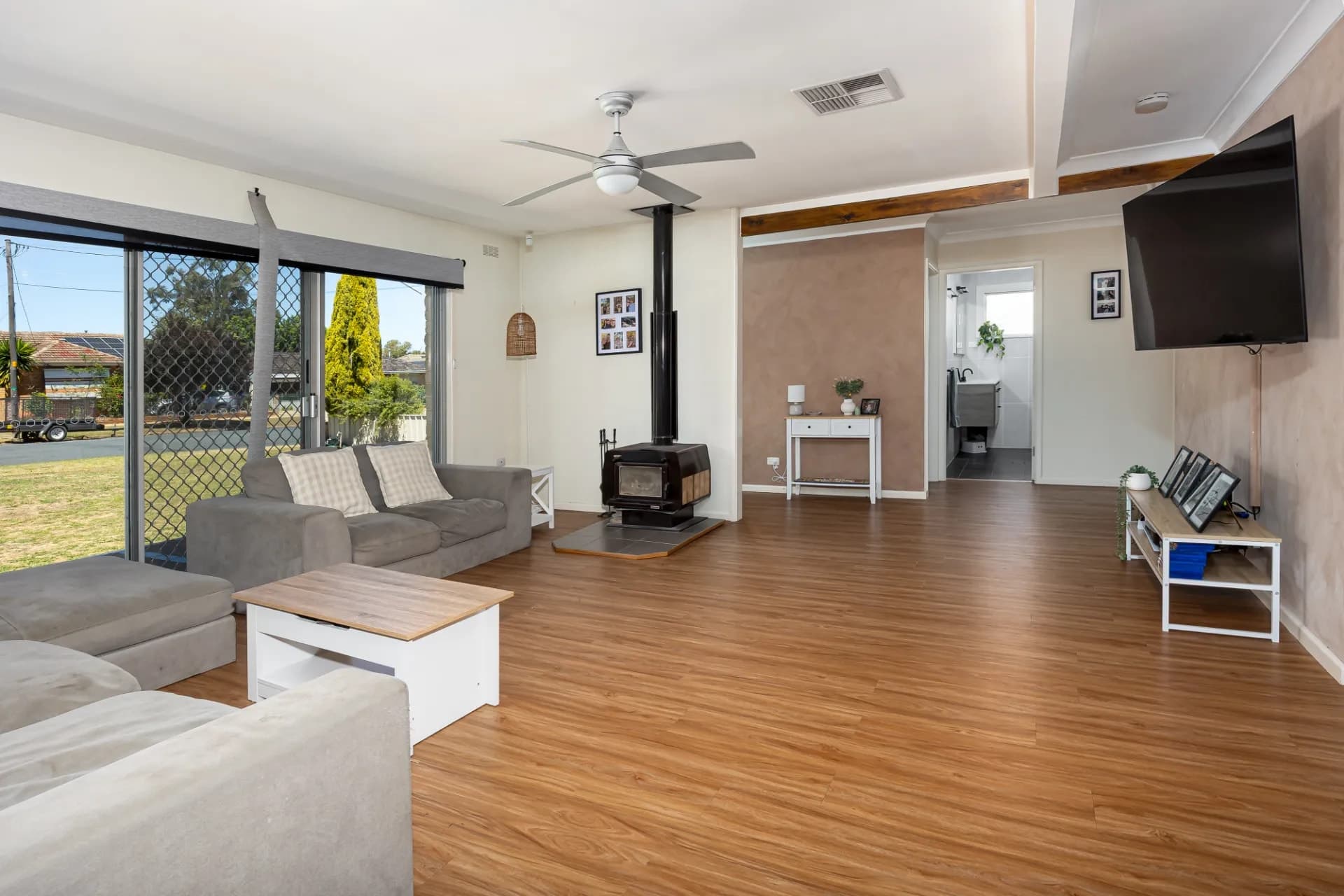 11 Bruce Street, Tolland - Thumbnail 3