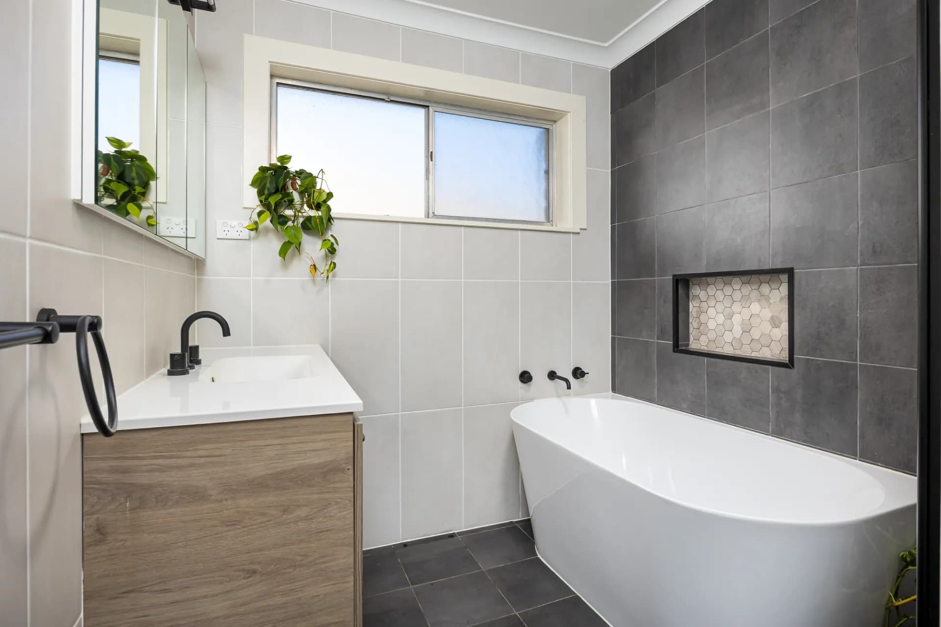 11 Bruce Street, Tolland - Thumbnail 6