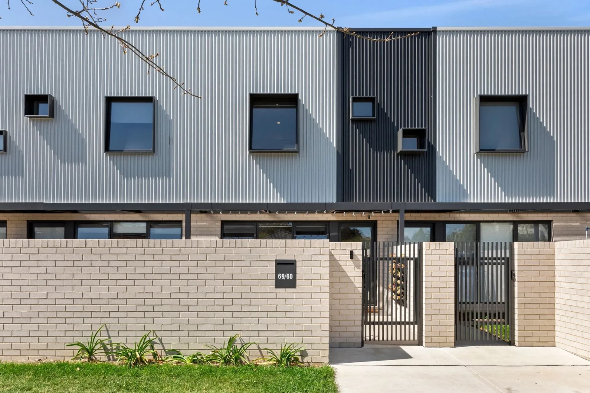 69/60 Kingsland Parade, Casey - Image 1