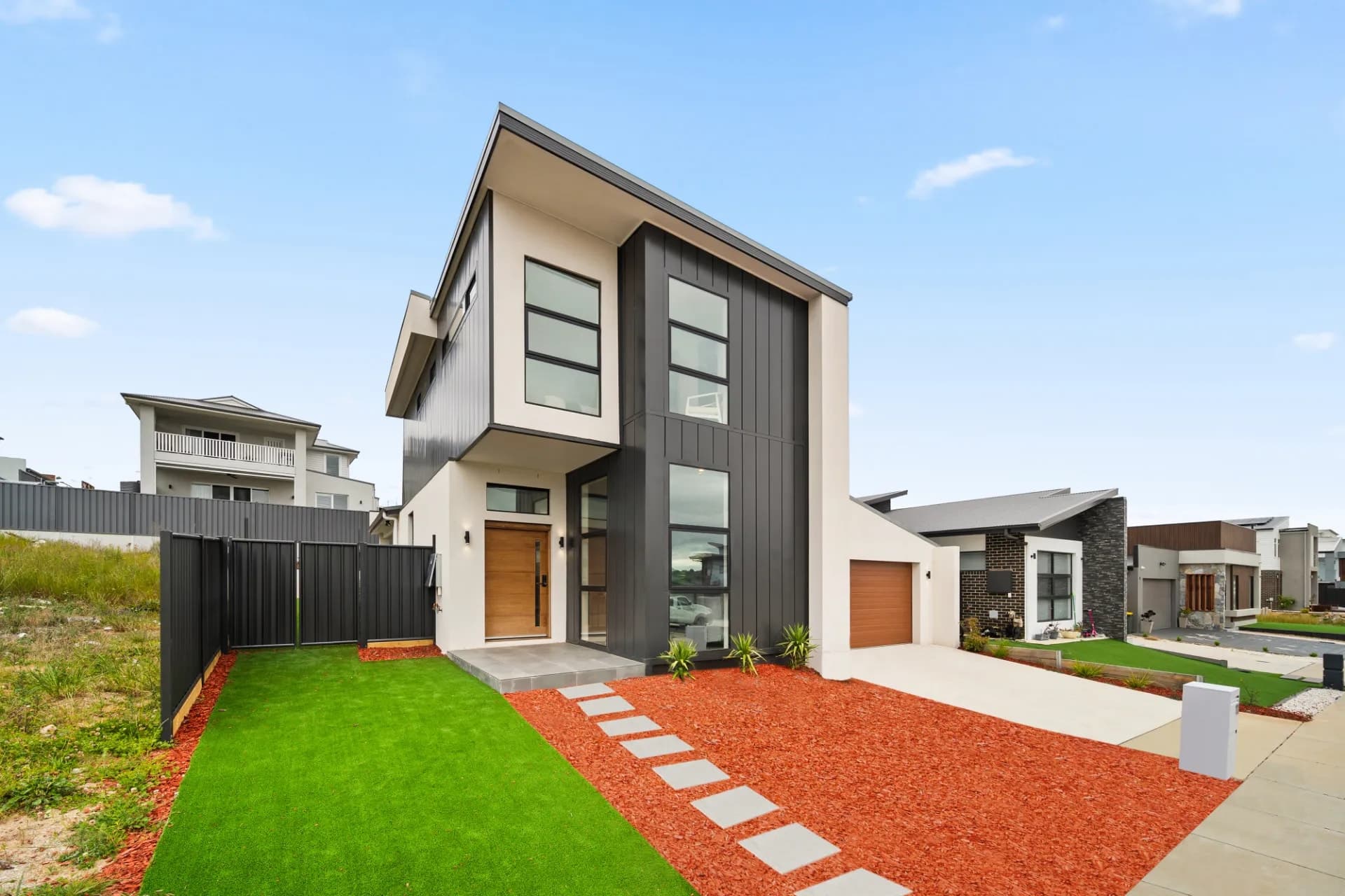 11 Patkin Street, Whitlam, ACT, Whitlam - Thumbnail 2