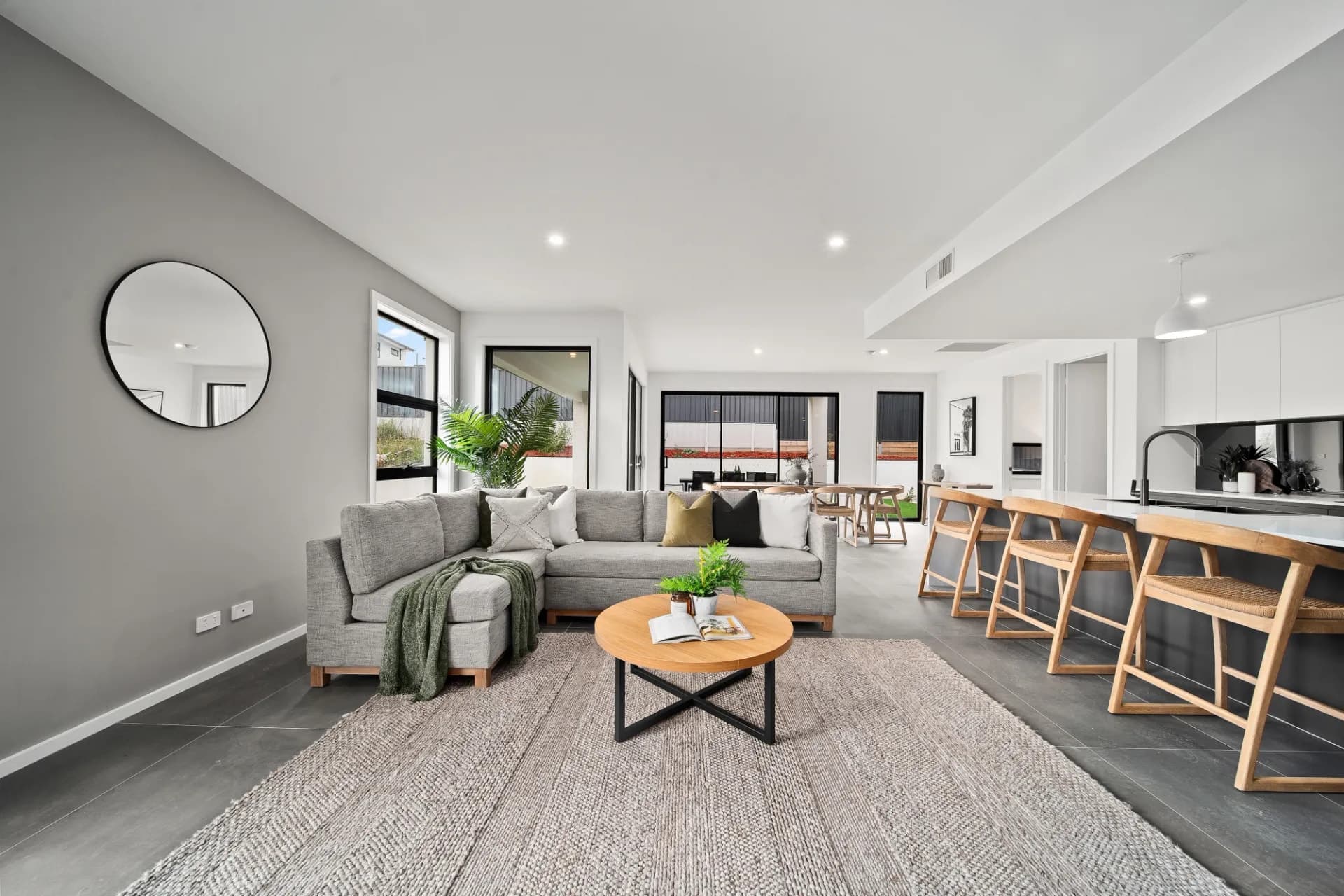 11 Patkin Street, Whitlam, ACT, Whitlam - Thumbnail 4
