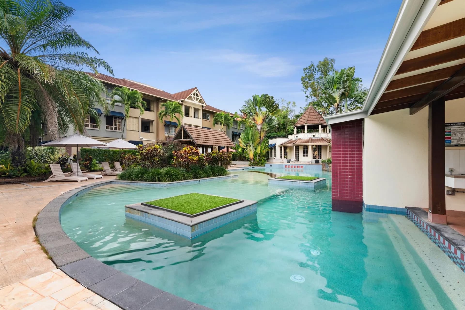1743/2-10 Greenslopes  Street, Cairns North, QLD, Cairns North - Thumbnail 3