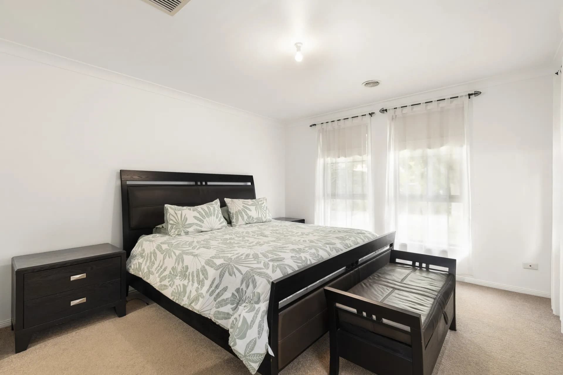 1 Persimmon Place, Werribee - Thumbnail 4
