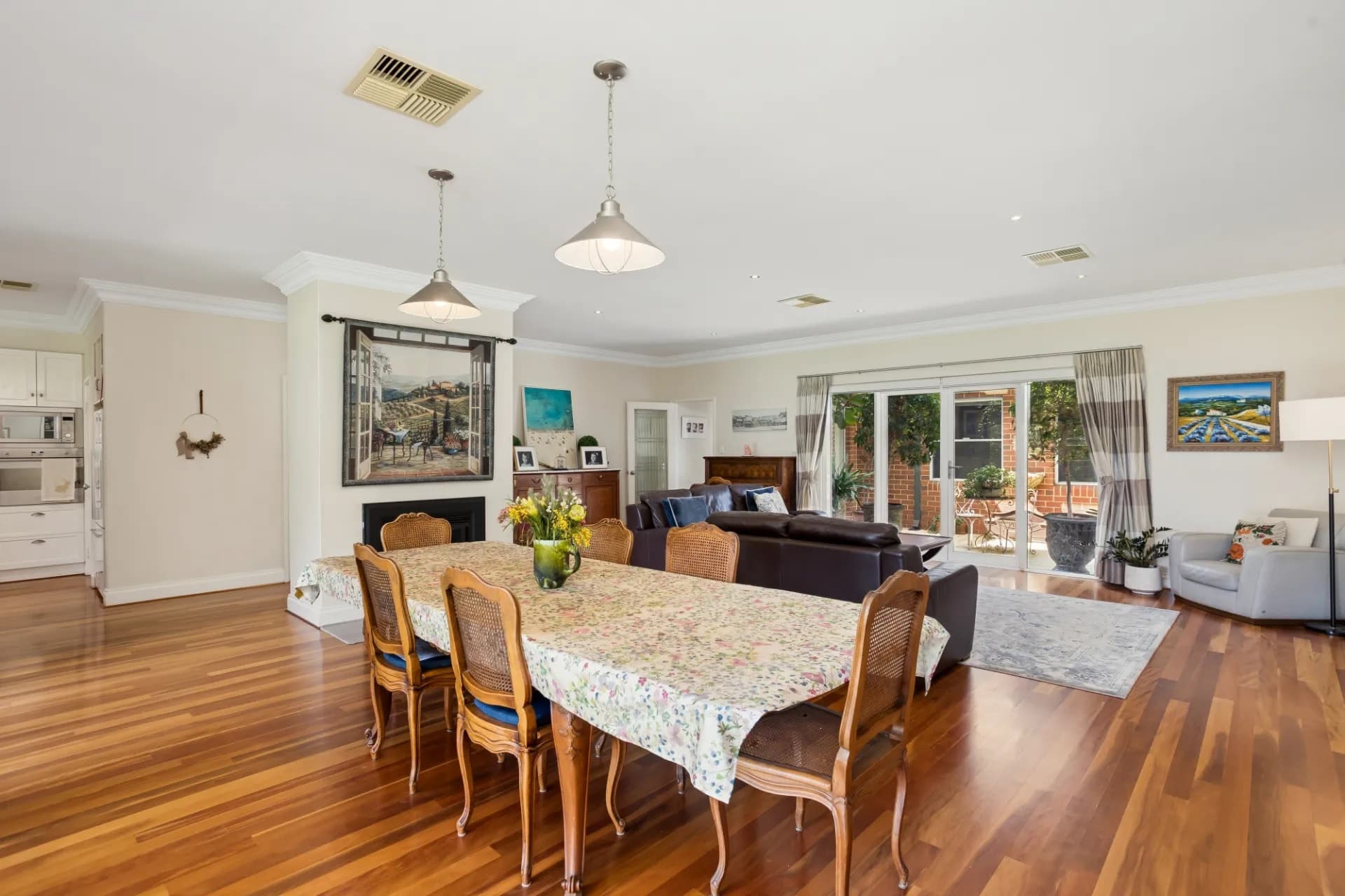 12 Holmesdale Road, Woodbridge - Thumbnail 4