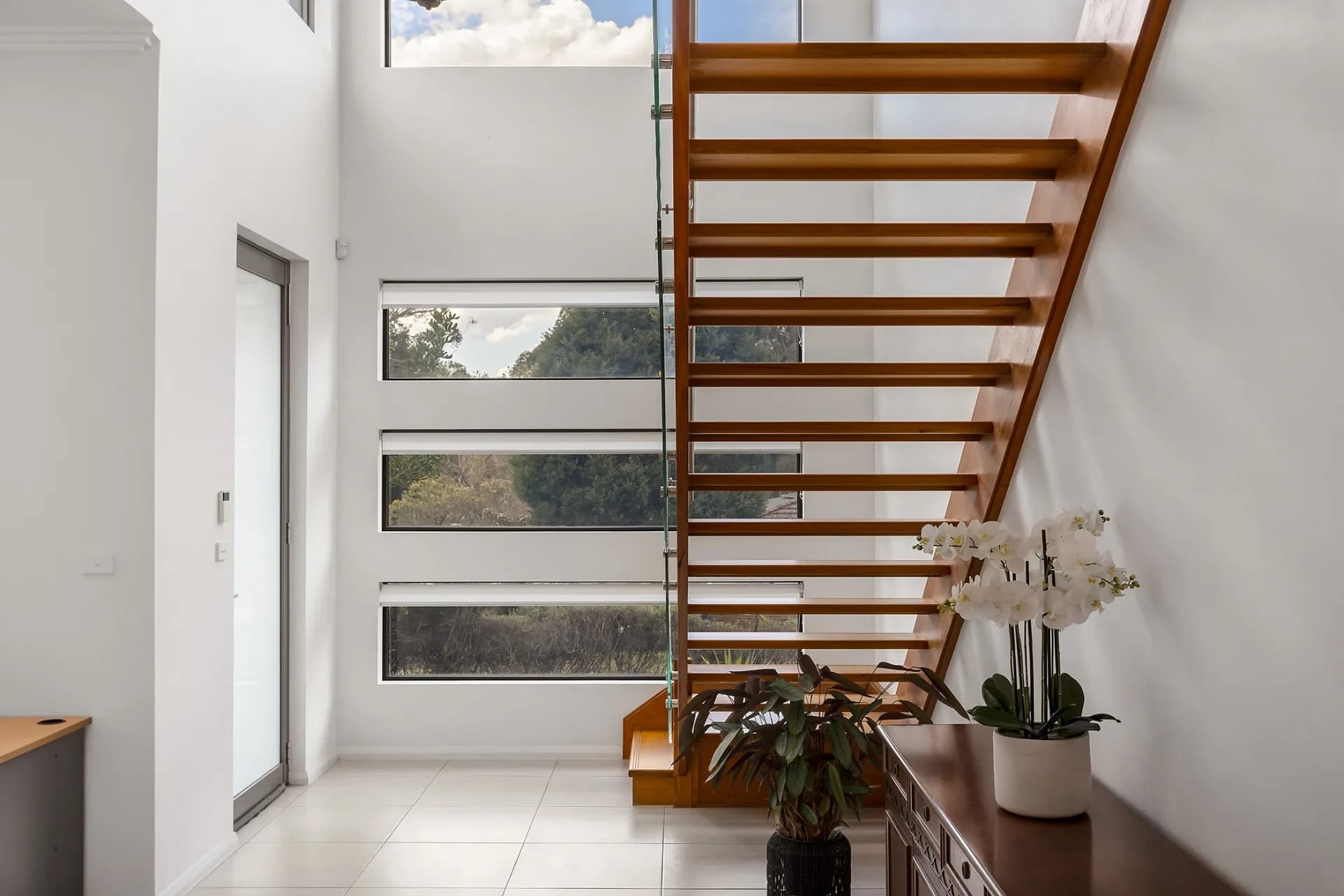 125 Moffatts Drive, Dundas Valley - Thumbnail 3