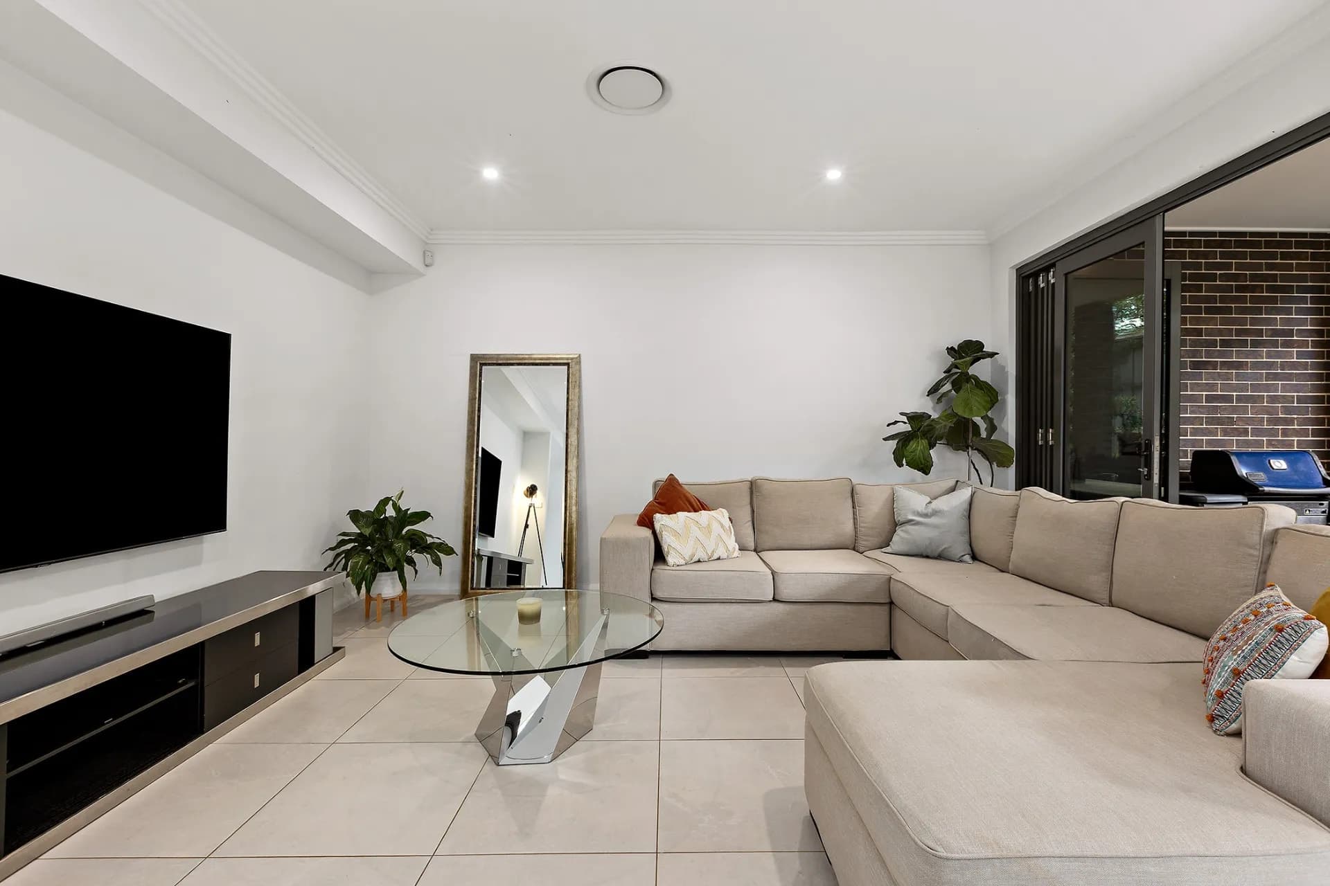 125 Moffatts Drive, Dundas Valley - Thumbnail 4