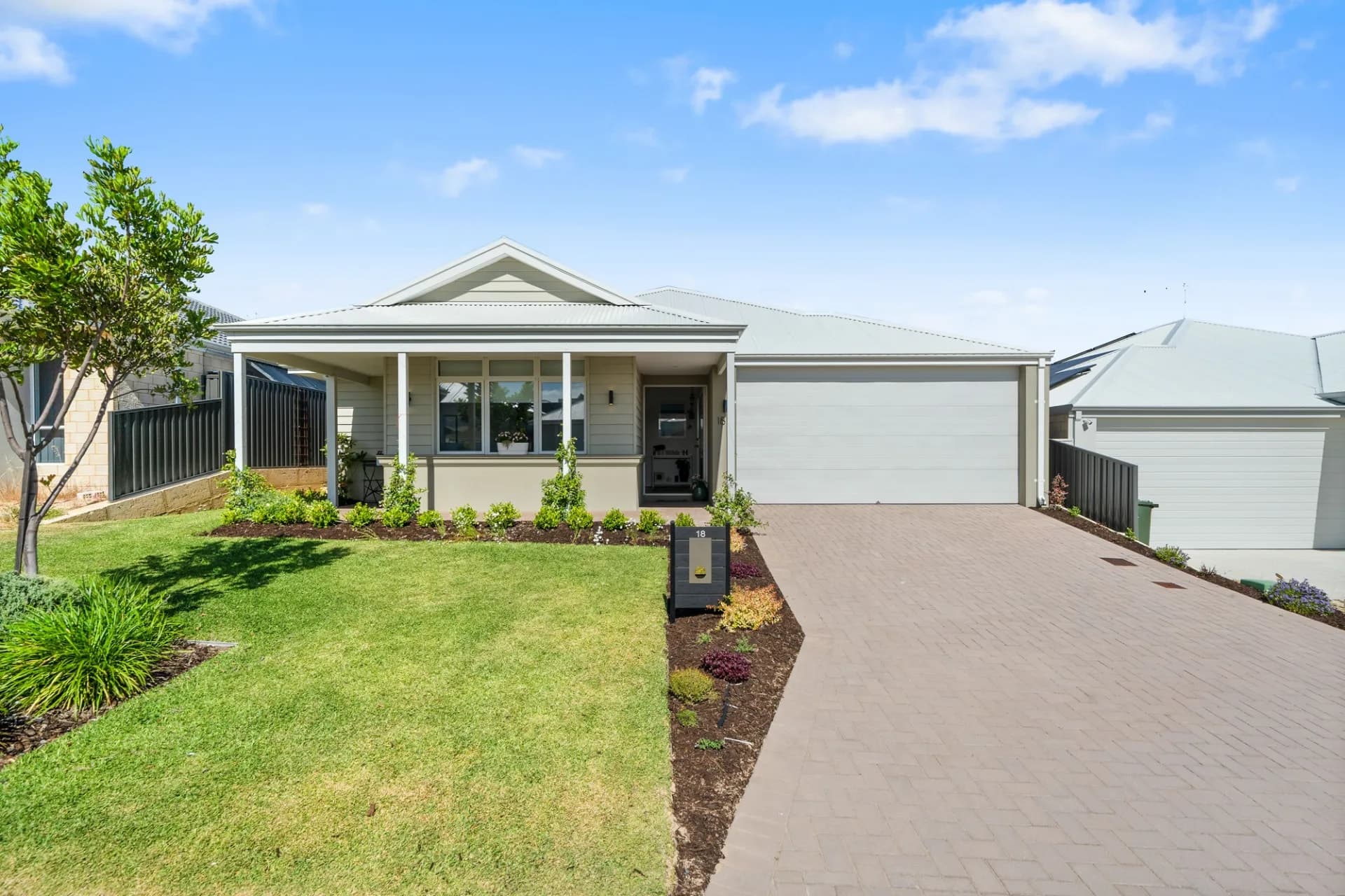 18 Sarasota Loop, Madora Bay., Madora Bay - Image 1