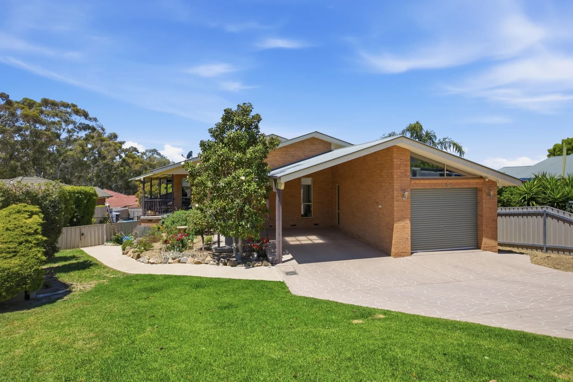 9 Keane  Place, Kooringal - Image 1