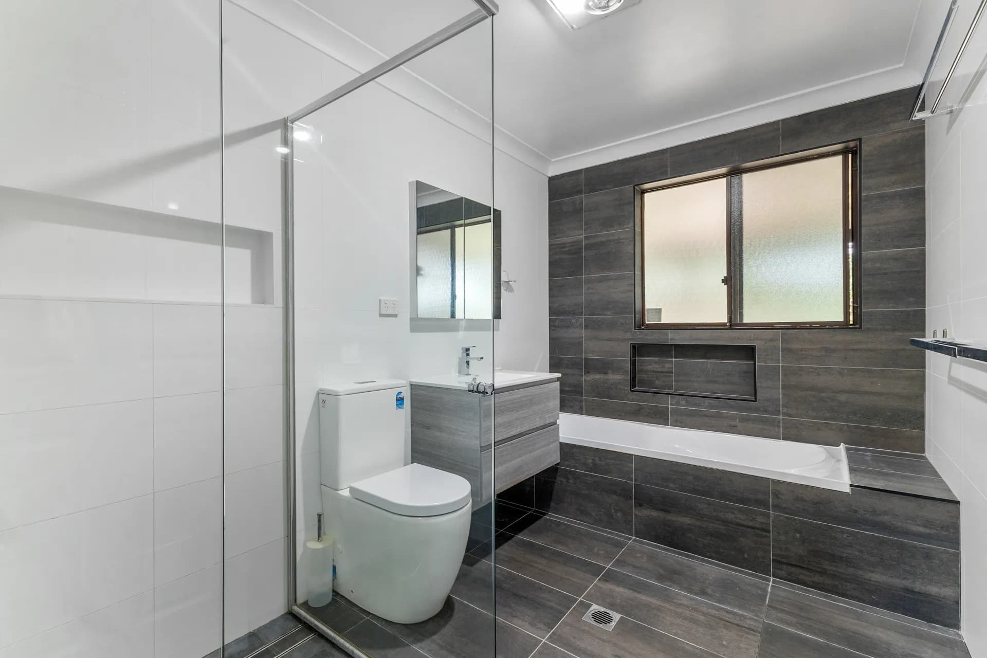 26 Bulbi Avenue, Winmalee, NSW, Winmalee - Thumbnail 5