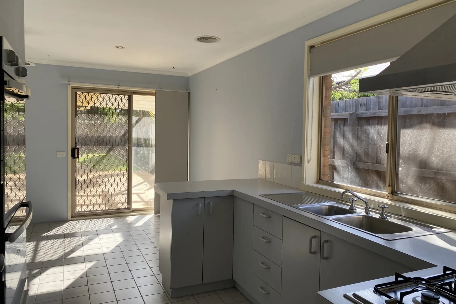 129 Flemington Crescent, Werribee - Thumbnail 4