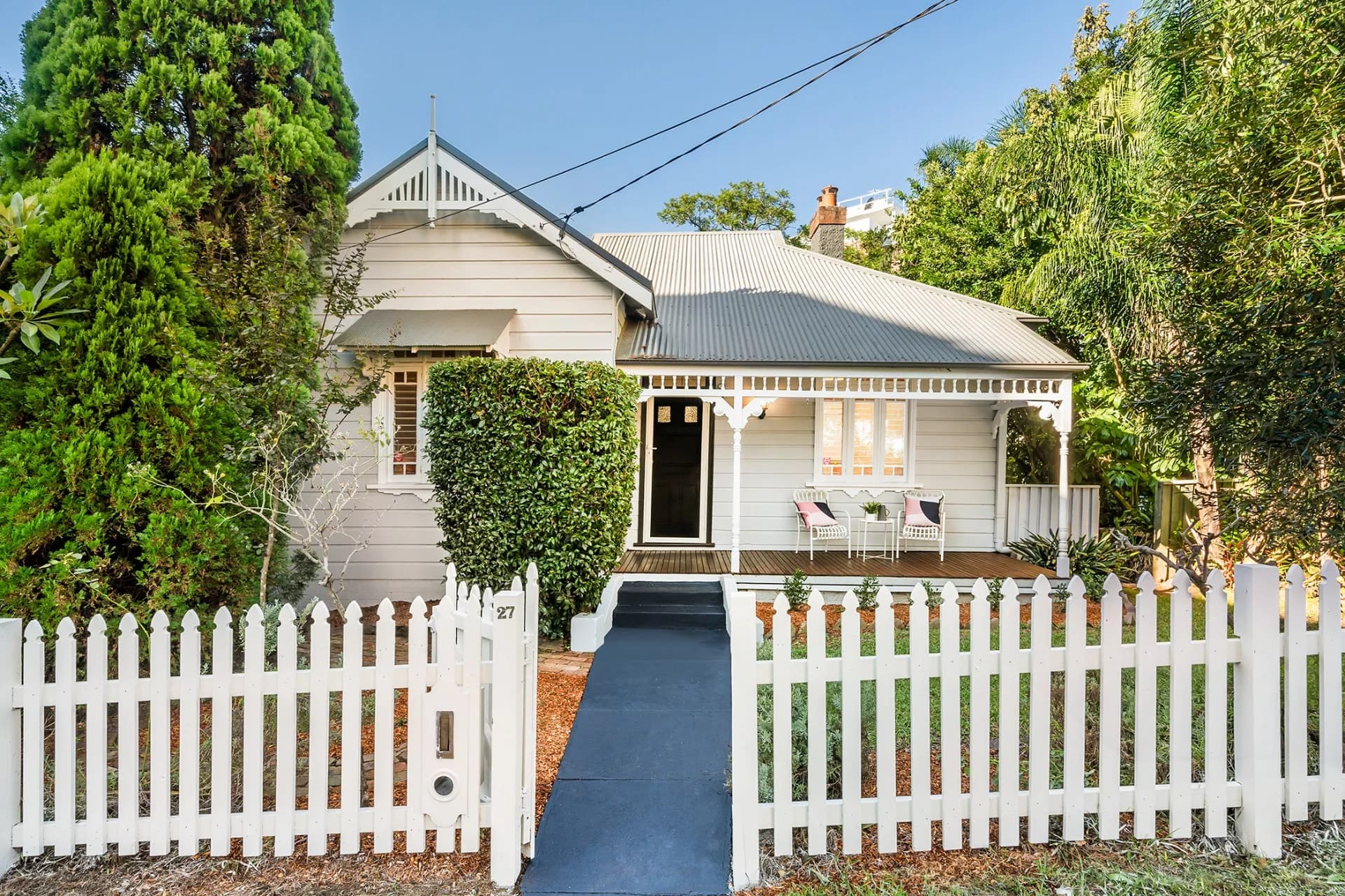 27 Station Street, Dundas - Image 1