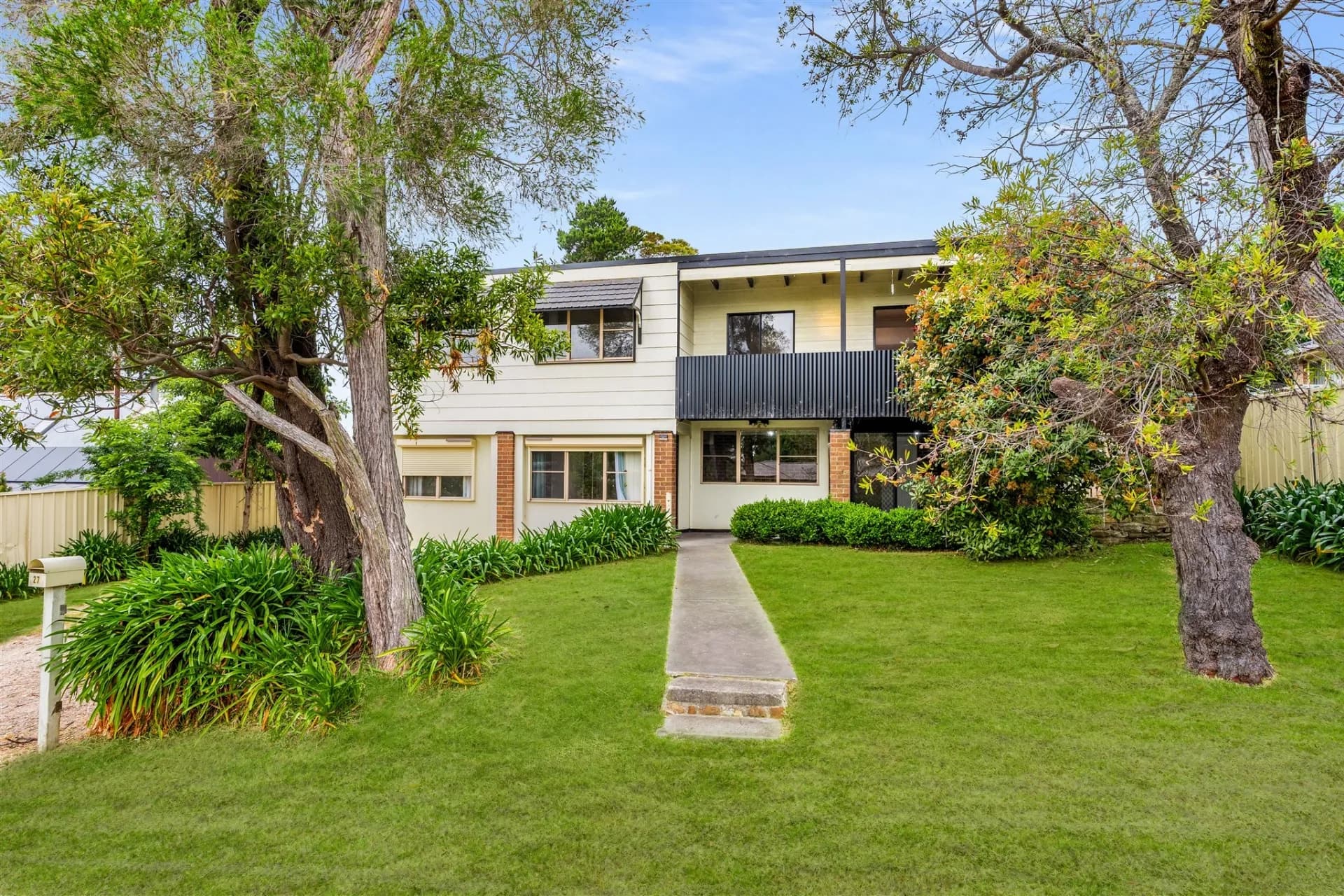 27 Ligar Street, Hill Top - Image 1